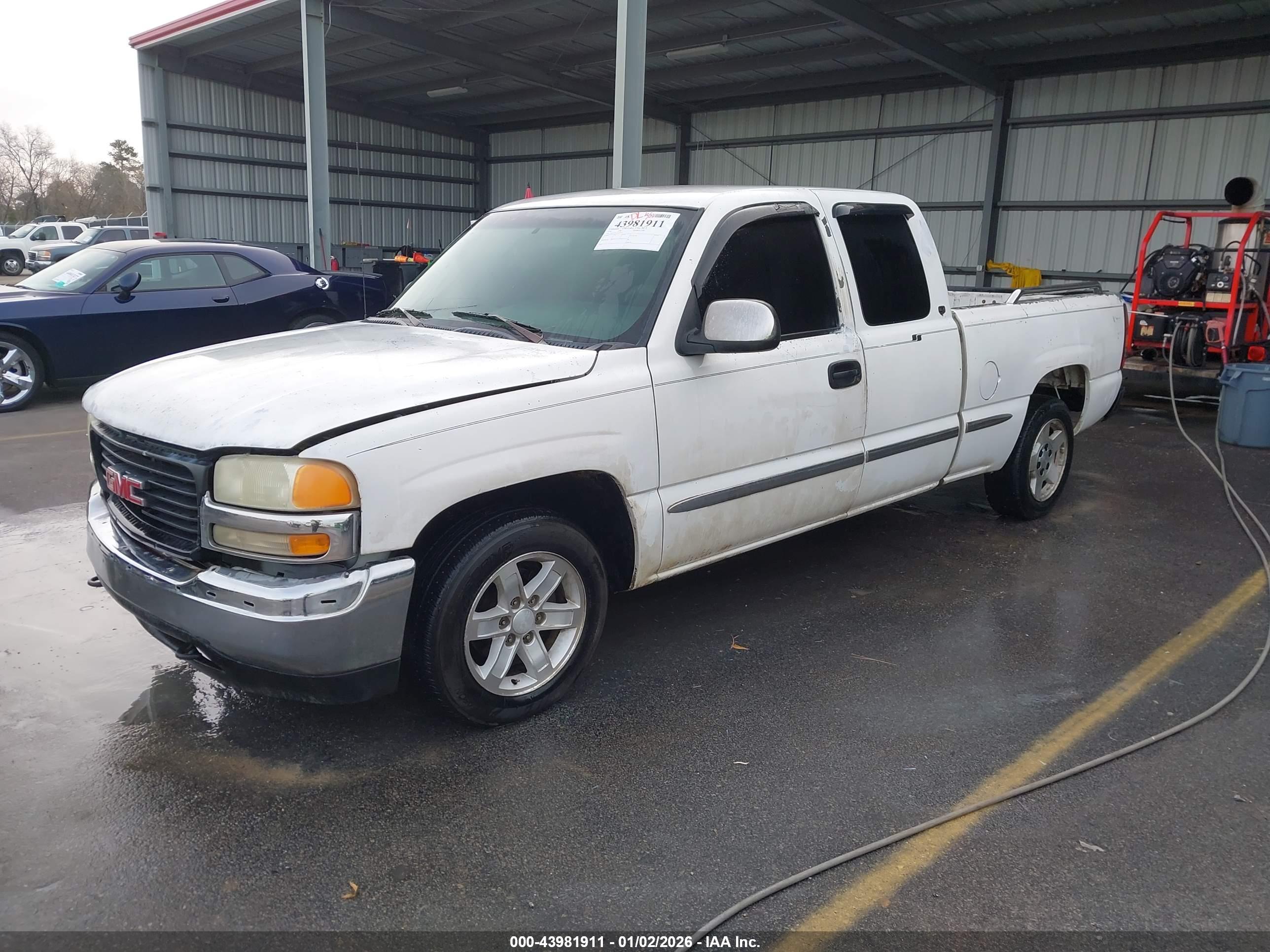 GMC SIERRA image 2