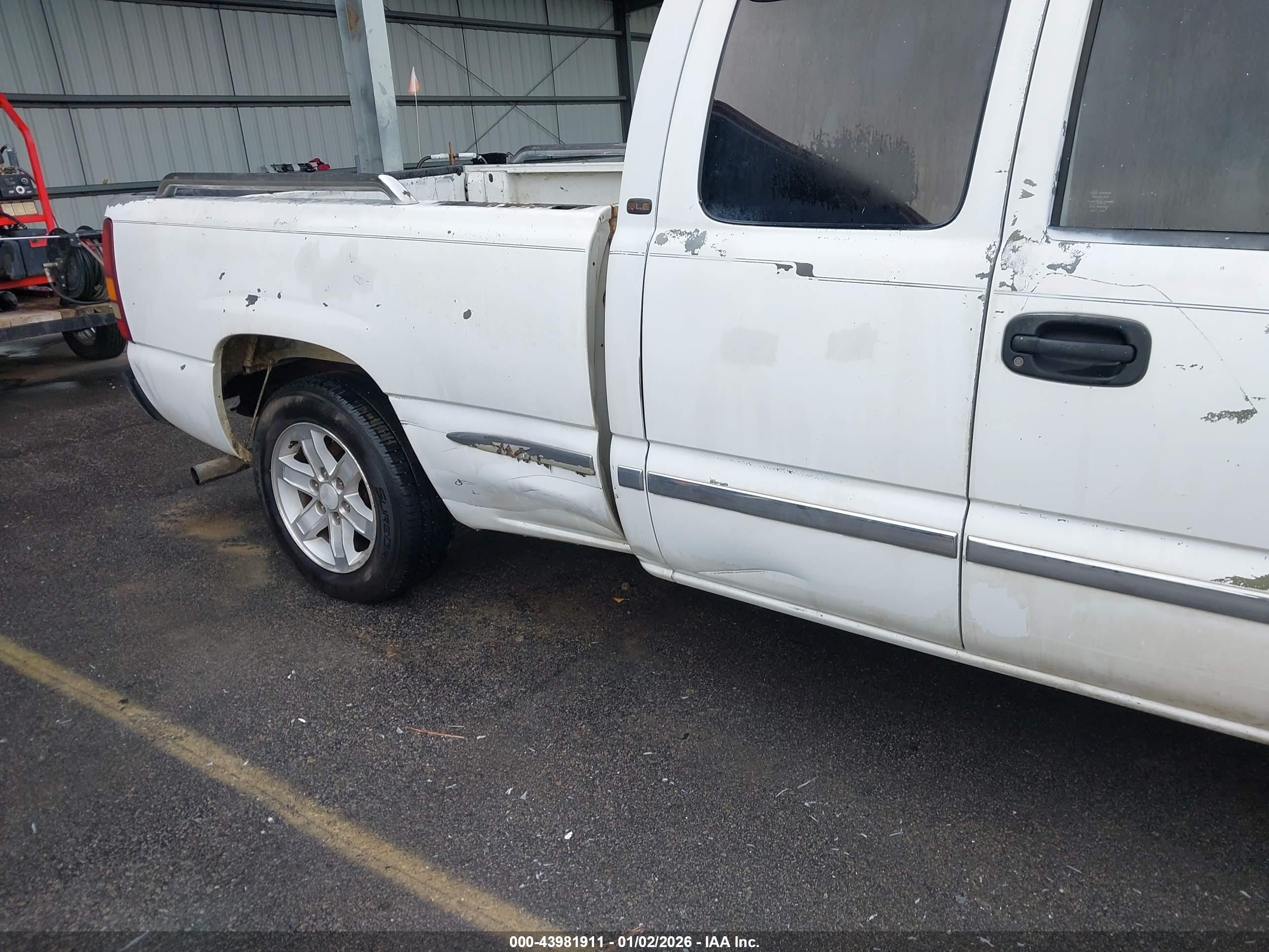 GMC SIERRA image 6