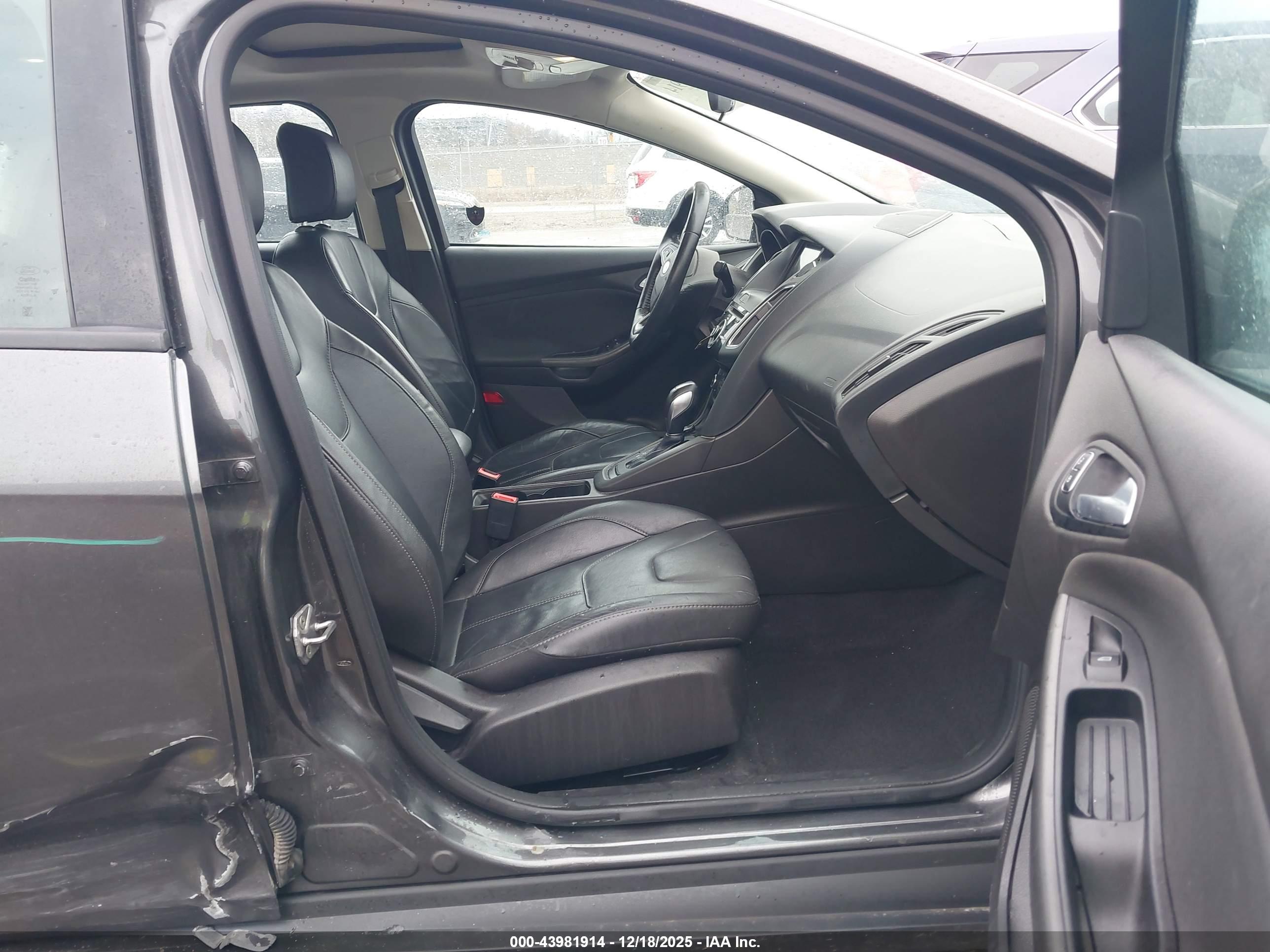 FORD FOCUS image 5
