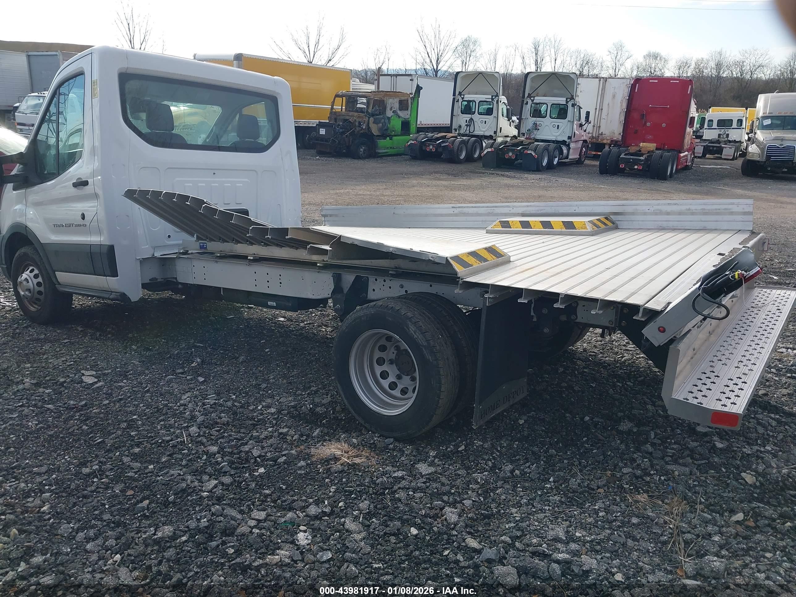 FORD TRANSIT-350 image 3