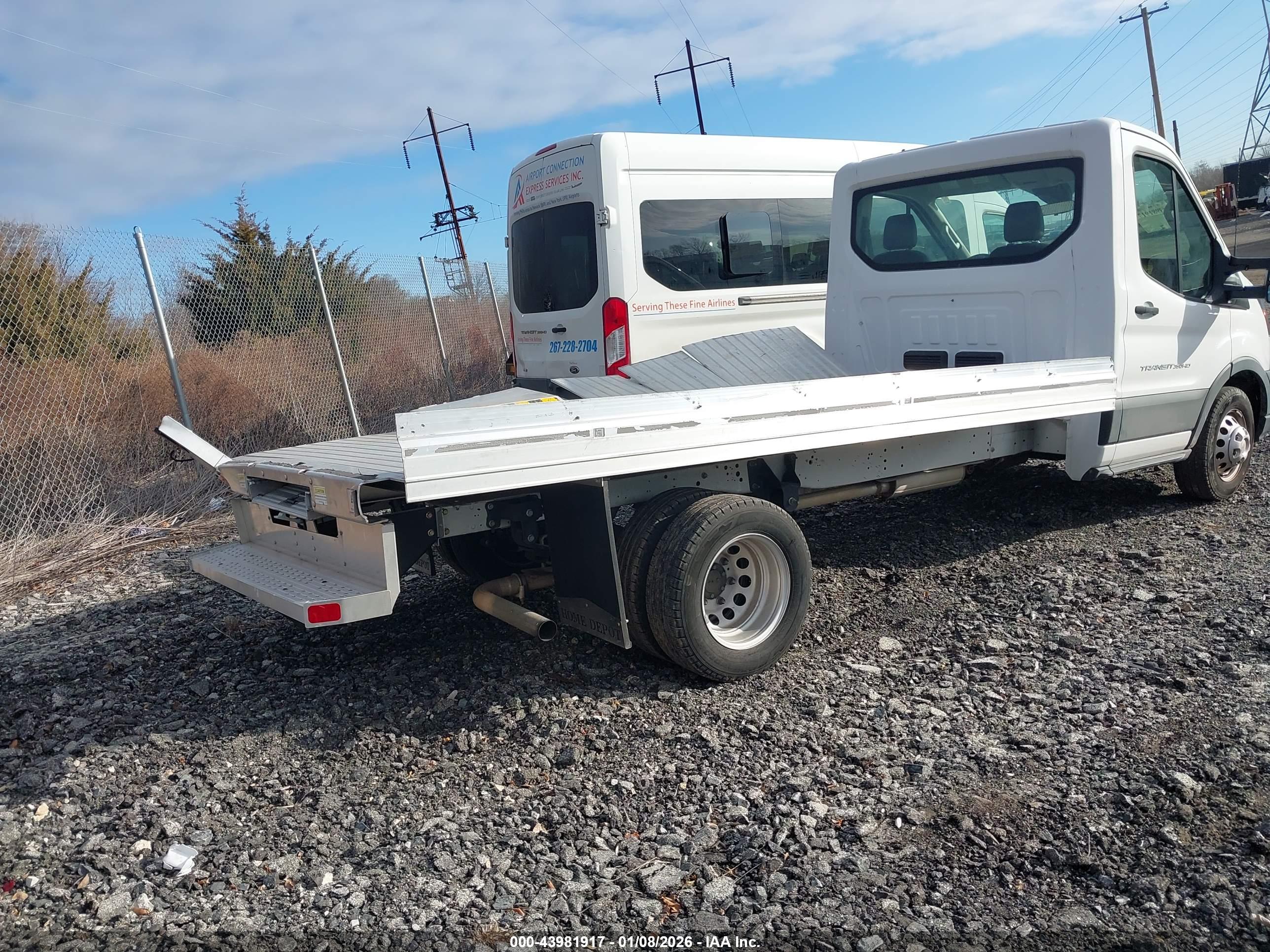 FORD TRANSIT-350 image 4