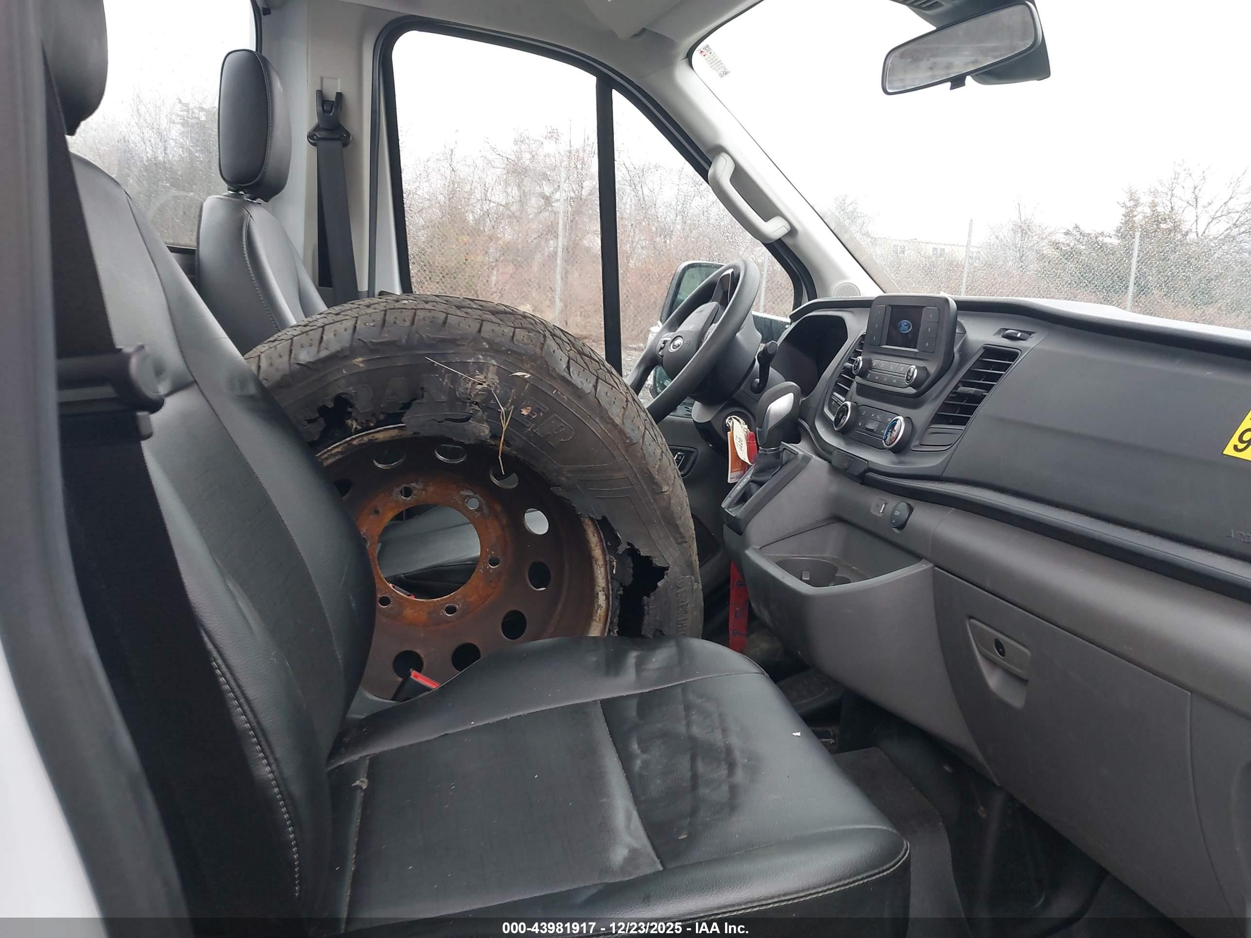 FORD TRANSIT-350 image 5