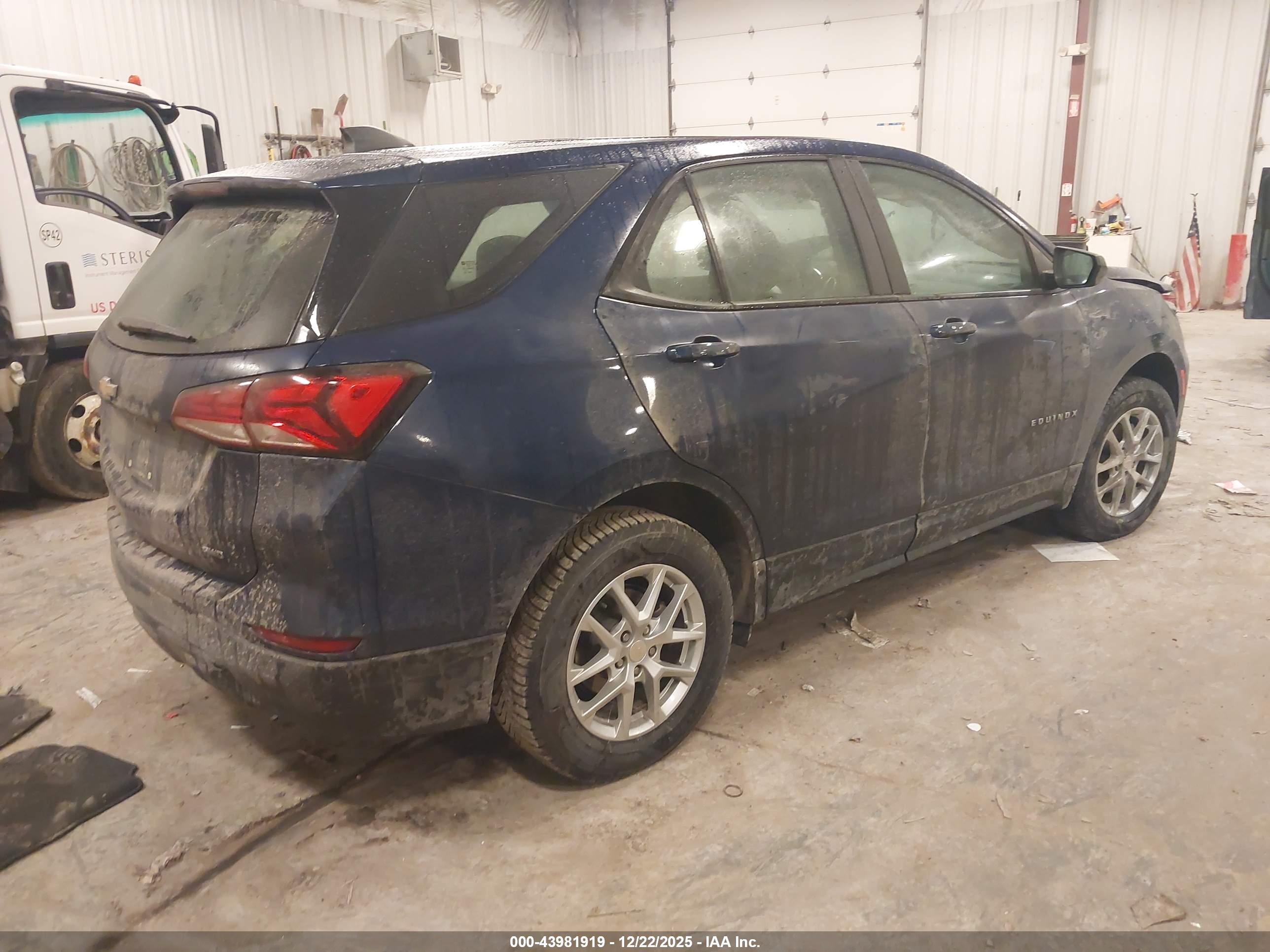 CHEVROLET EQUINOX image 4