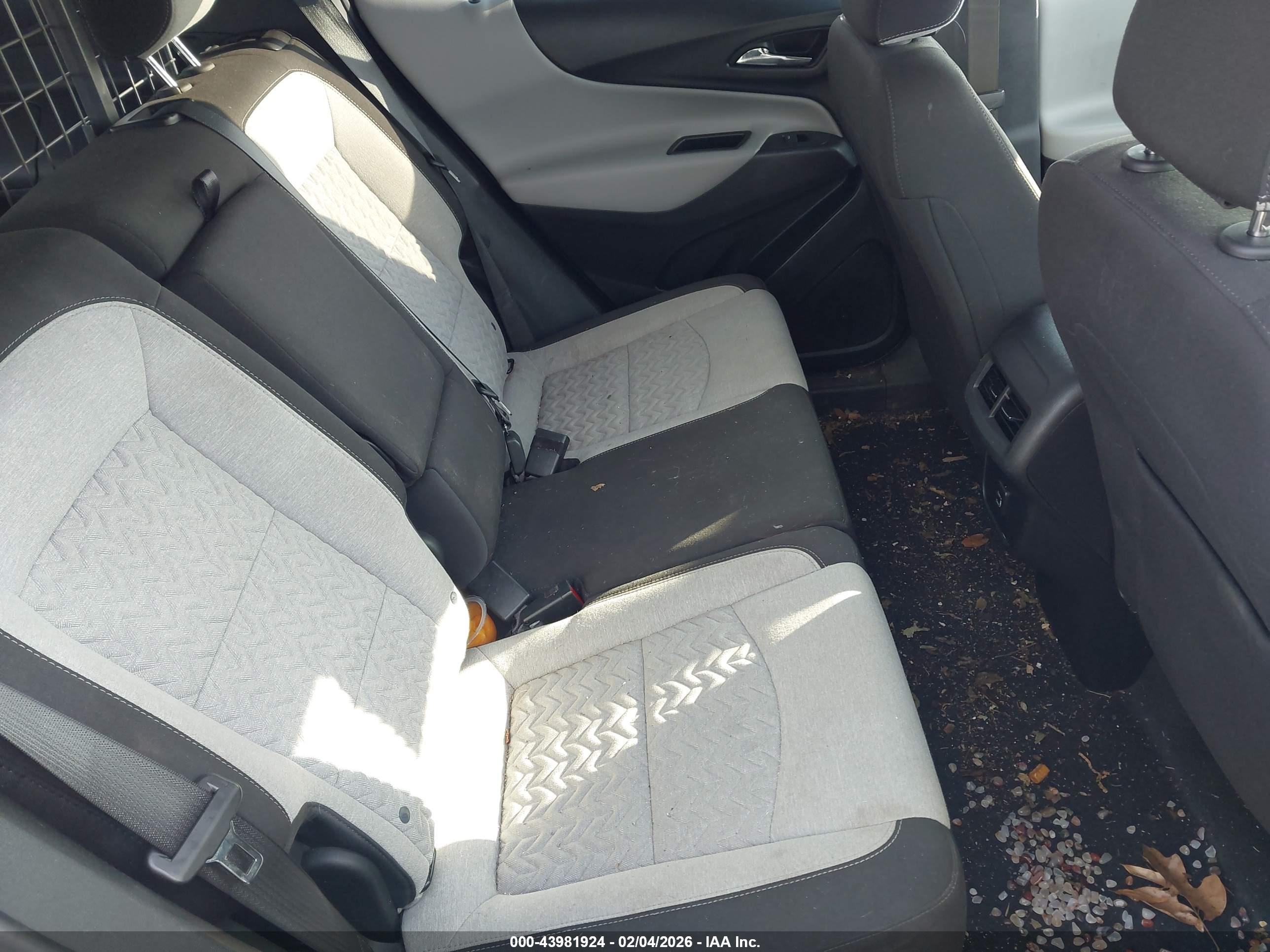 CHEVROLET EQUINOX image 8