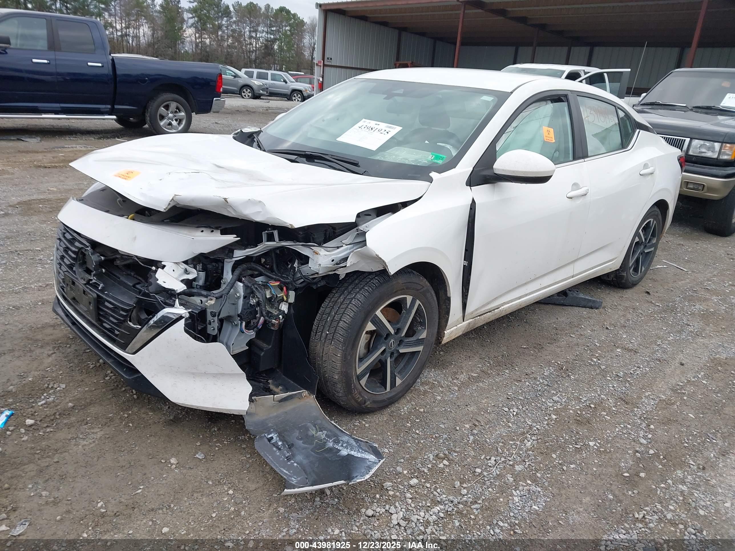 NISSAN SENTRA image 2