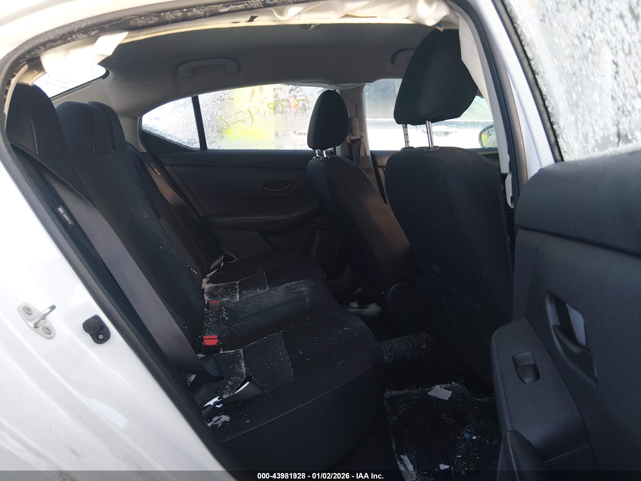 NISSAN SENTRA image 8