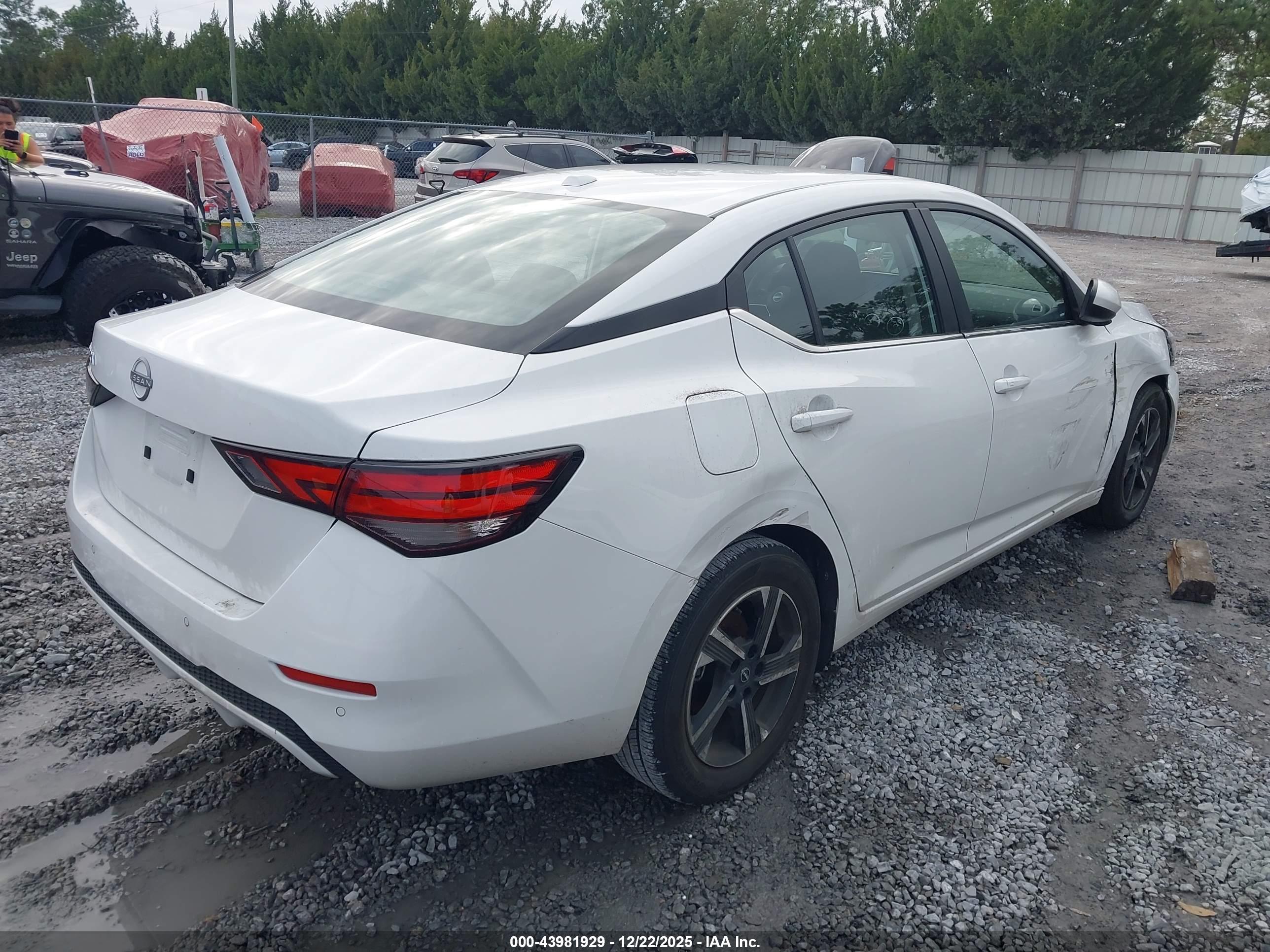 NISSAN SENTRA image 4