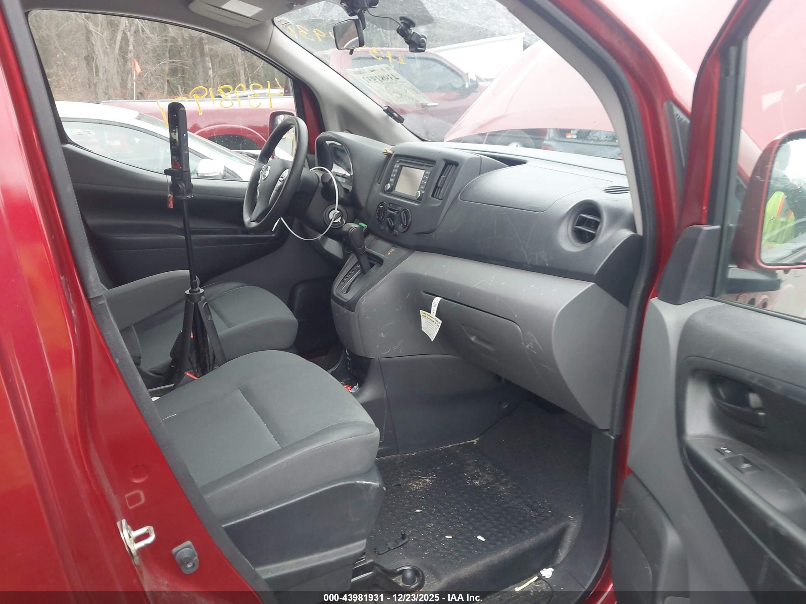 NISSAN NV200 image 5