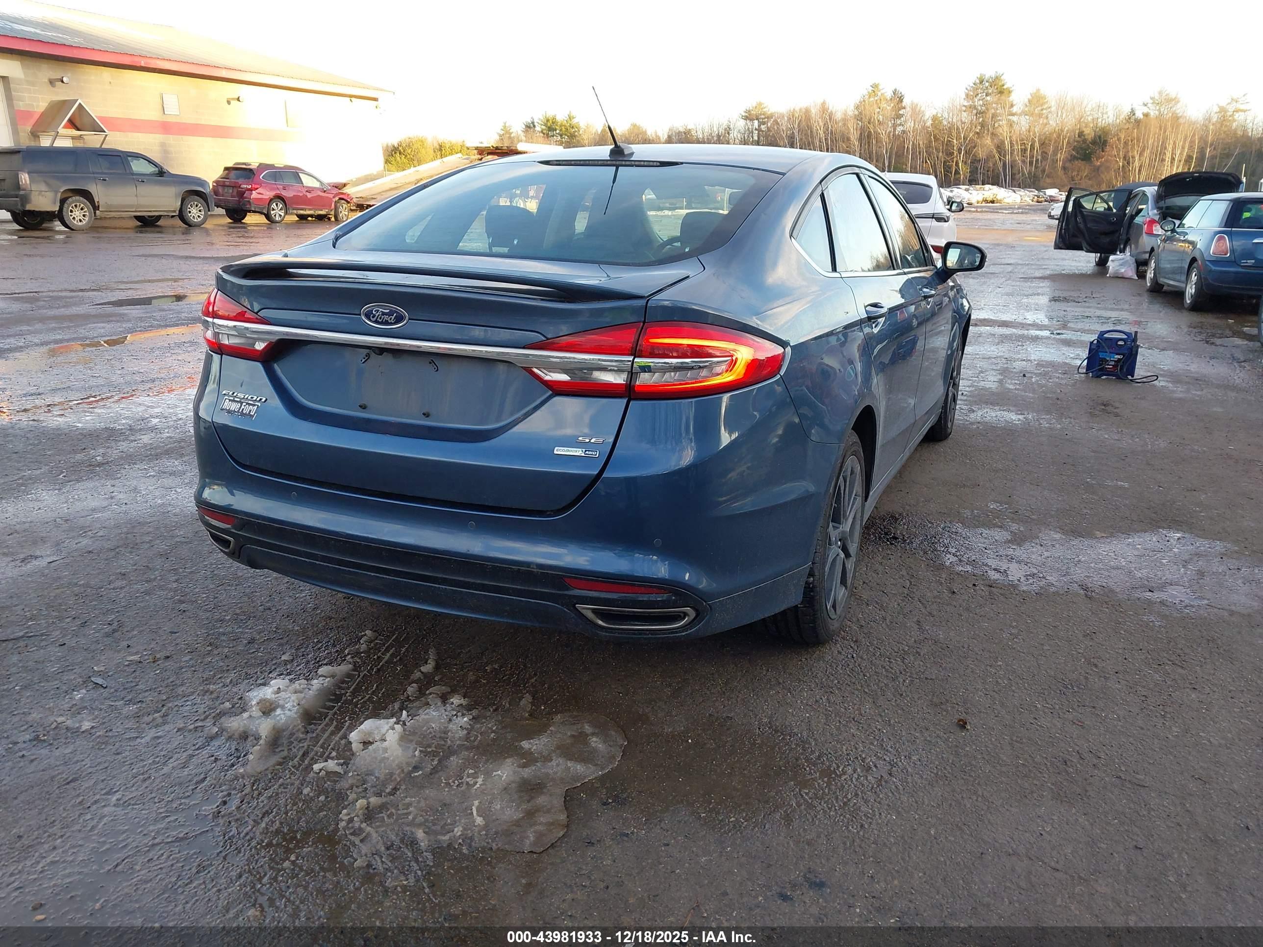 FORD FUSION image 4