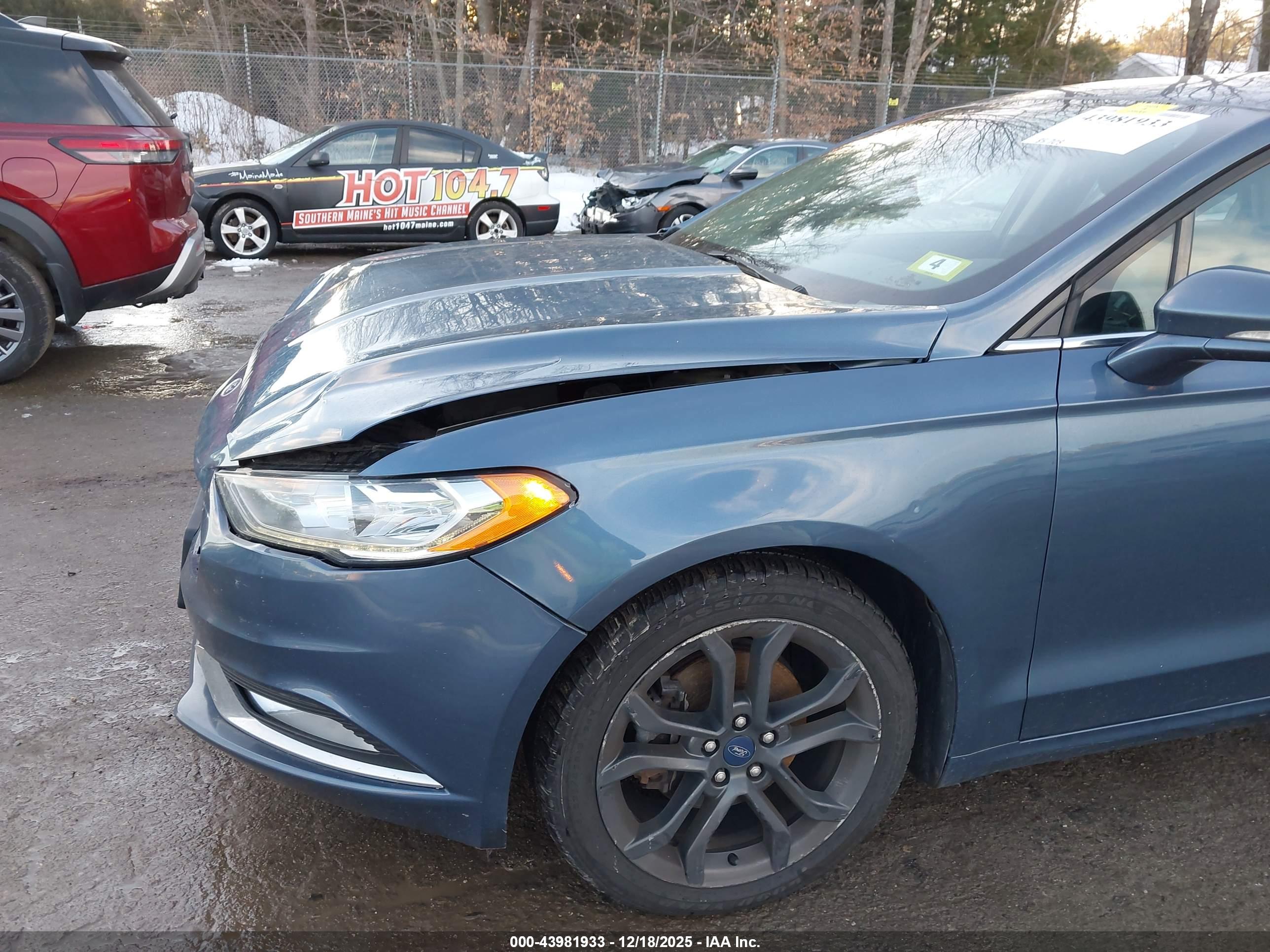 FORD FUSION image 6