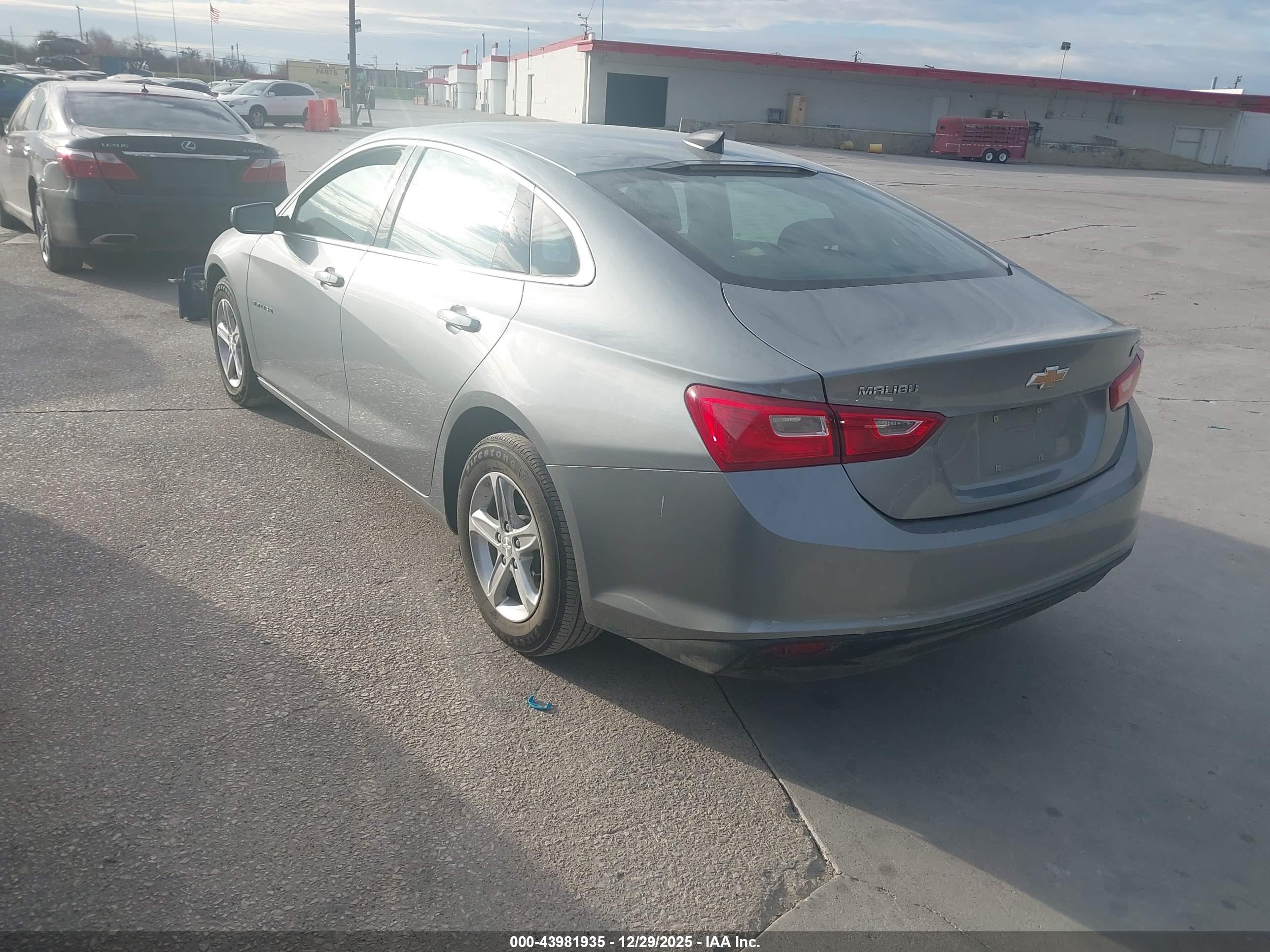 CHEVROLET MALIBU image 3