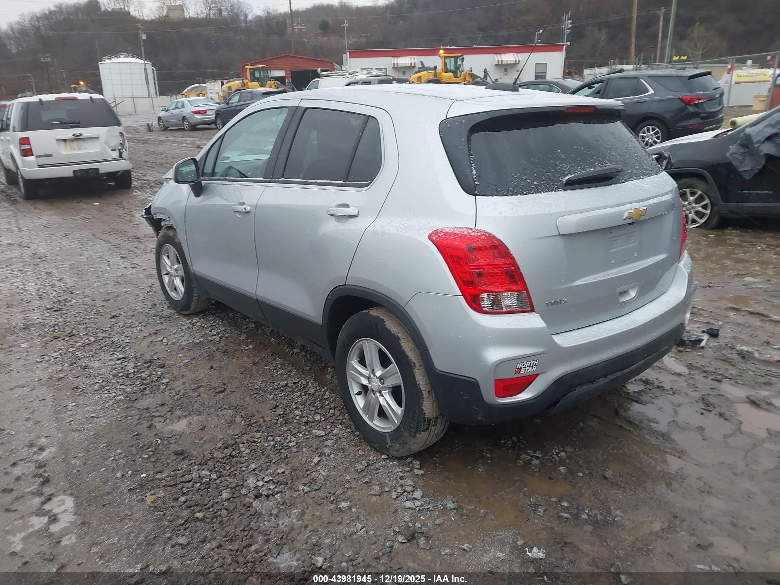 CHEVROLET TRAX image 3