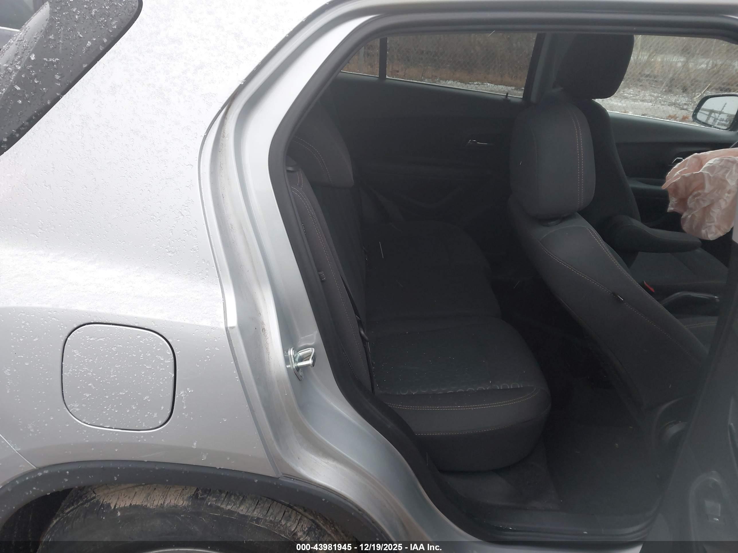 CHEVROLET TRAX image 8