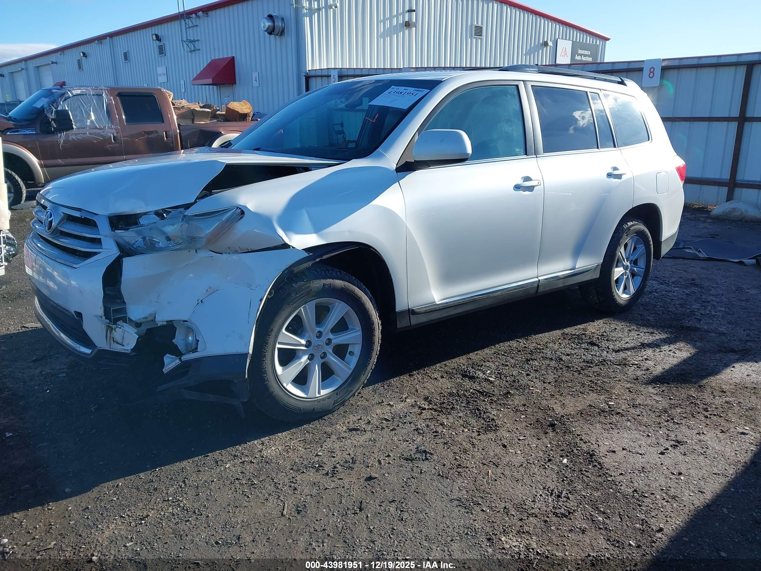 TOYOTA HIGHLANDER image 2