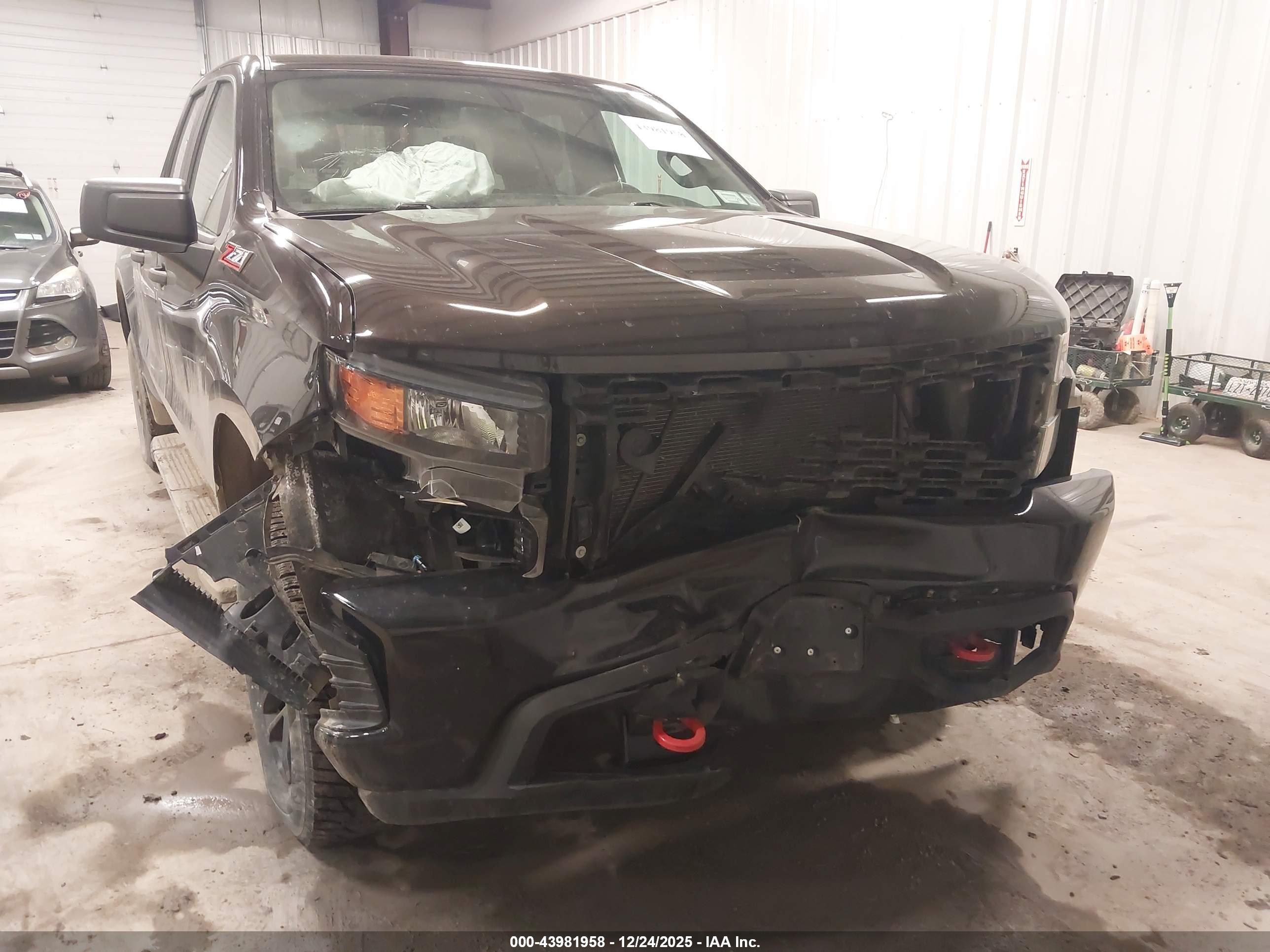 CHEVROLET SILVERADO image 6