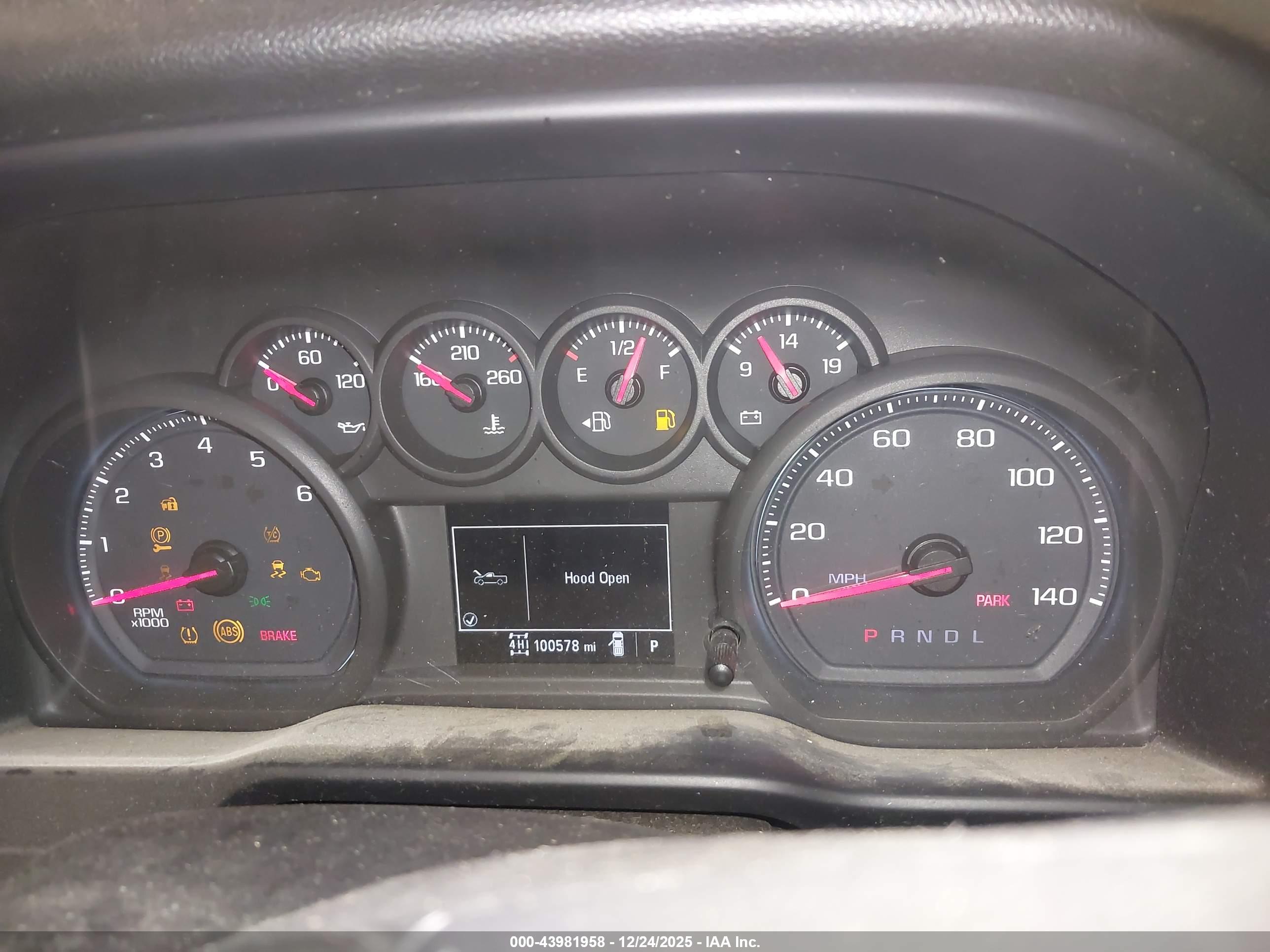 CHEVROLET SILVERADO image 7