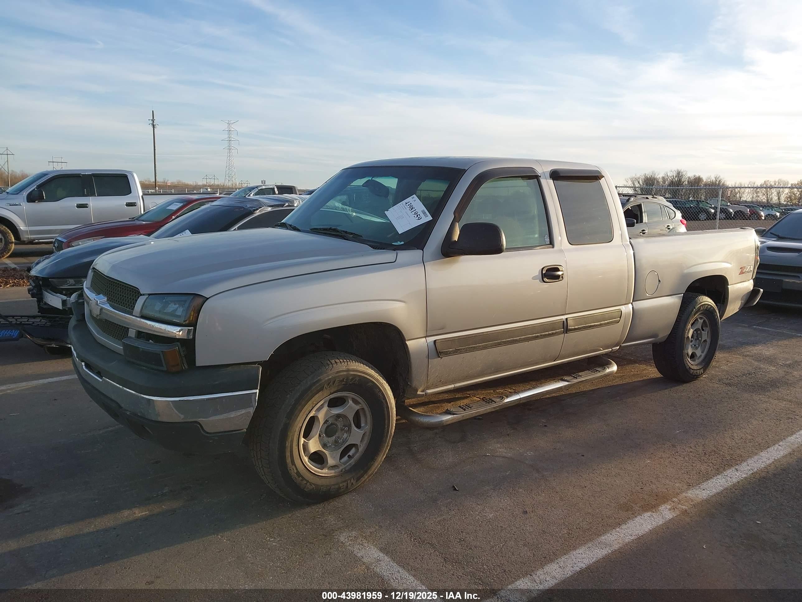 CHEVROLET SILVERADO image 2
