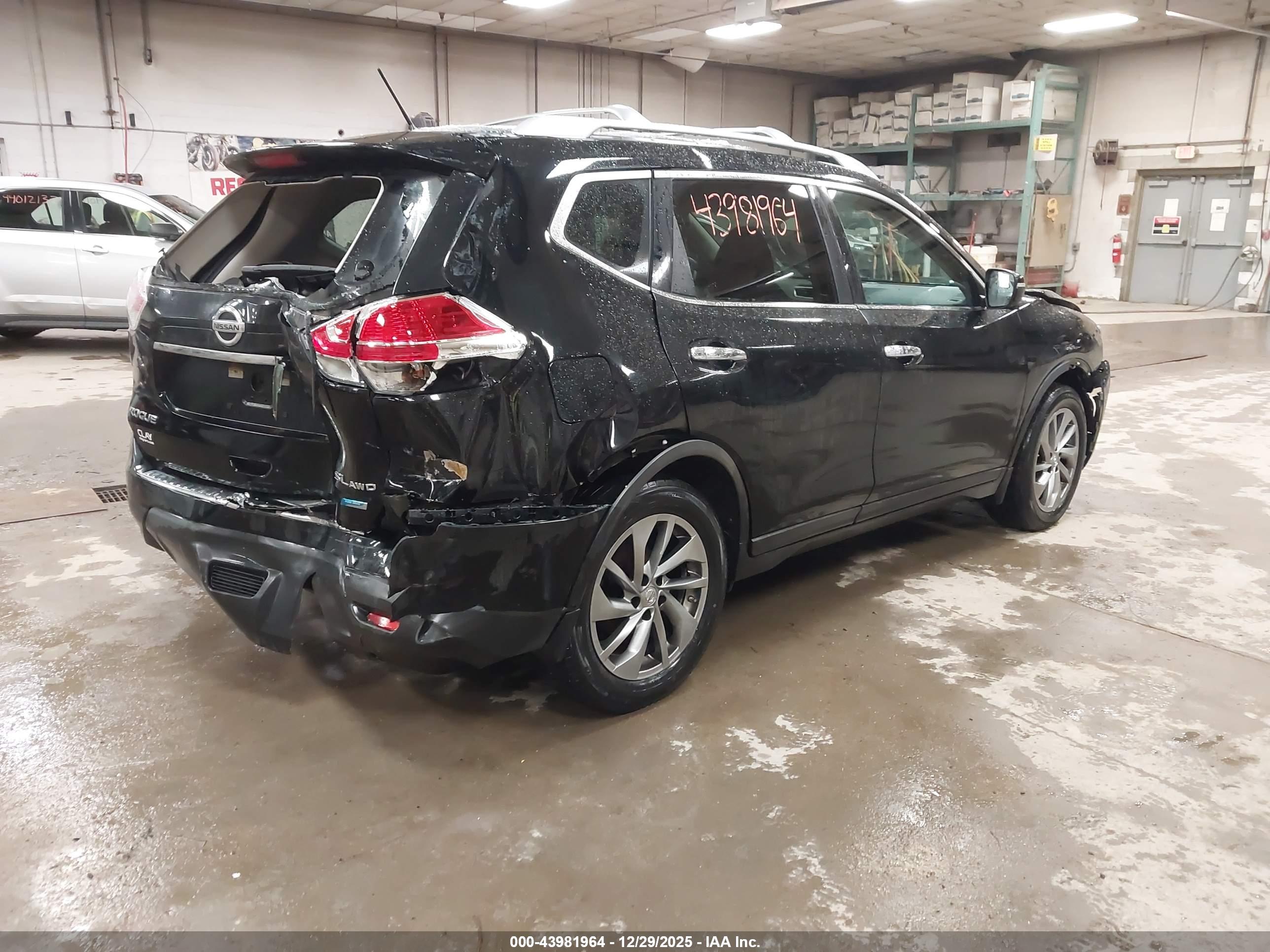 NISSAN ROGUE image 4
