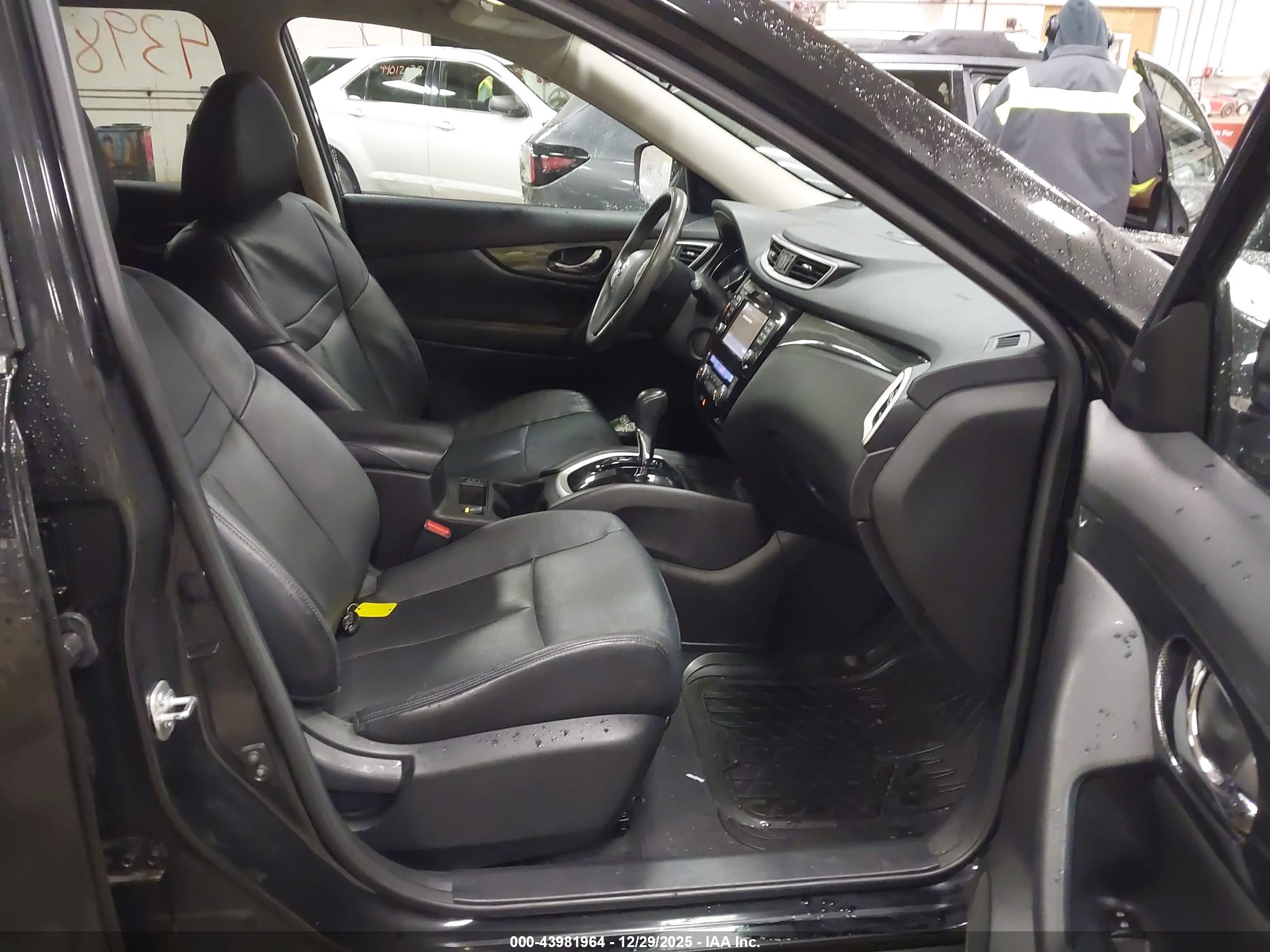 NISSAN ROGUE image 5