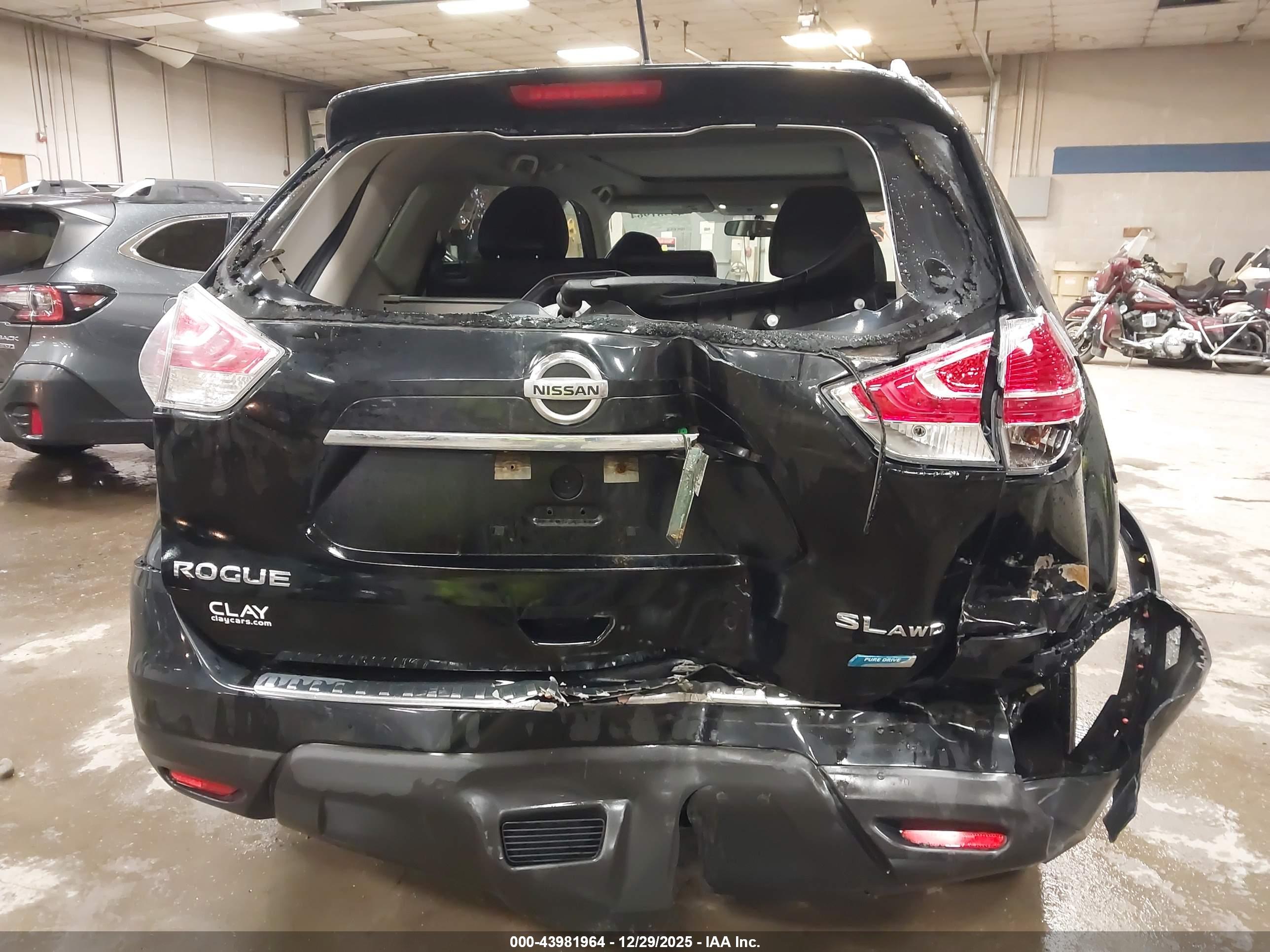 NISSAN ROGUE image 6