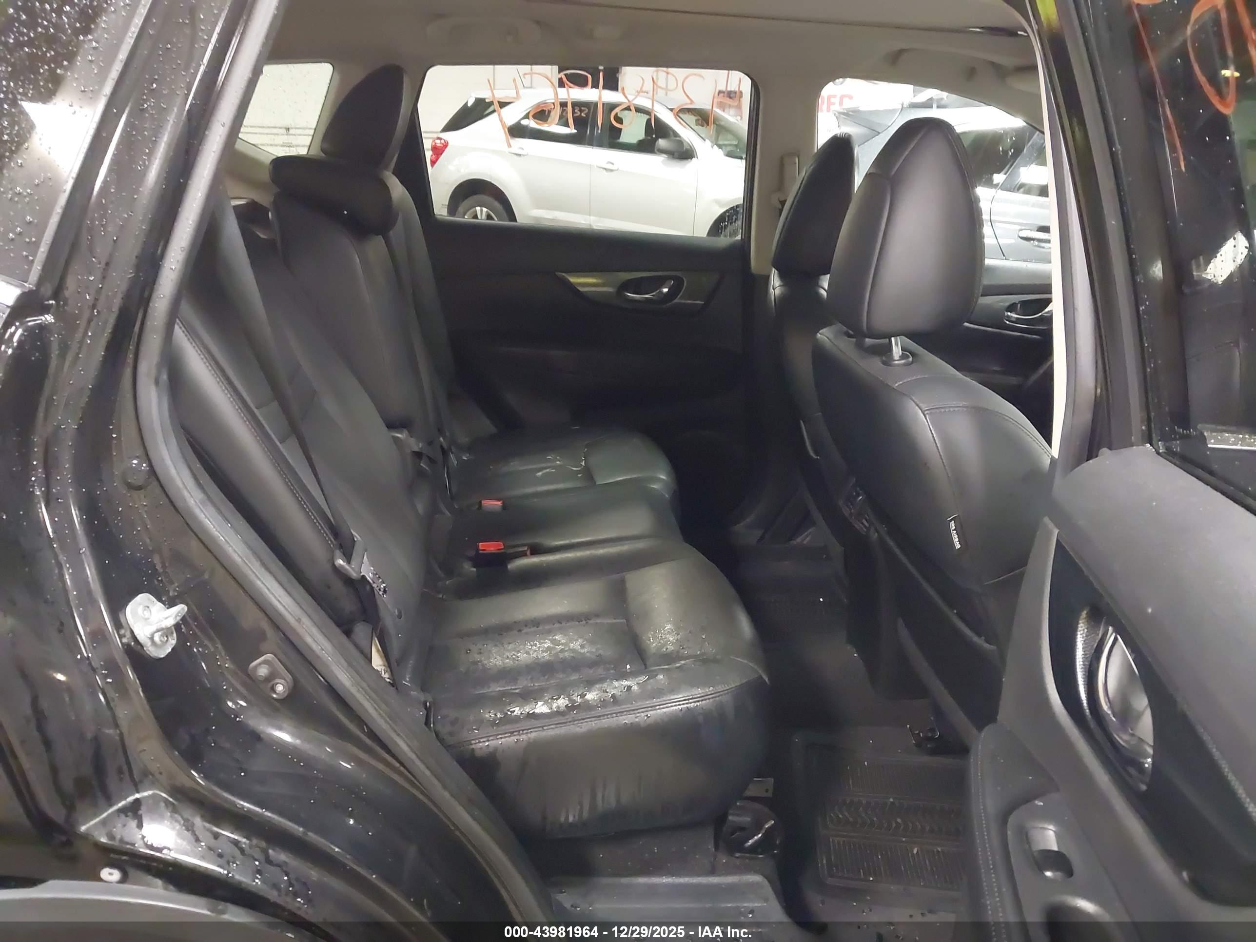 NISSAN ROGUE image 8