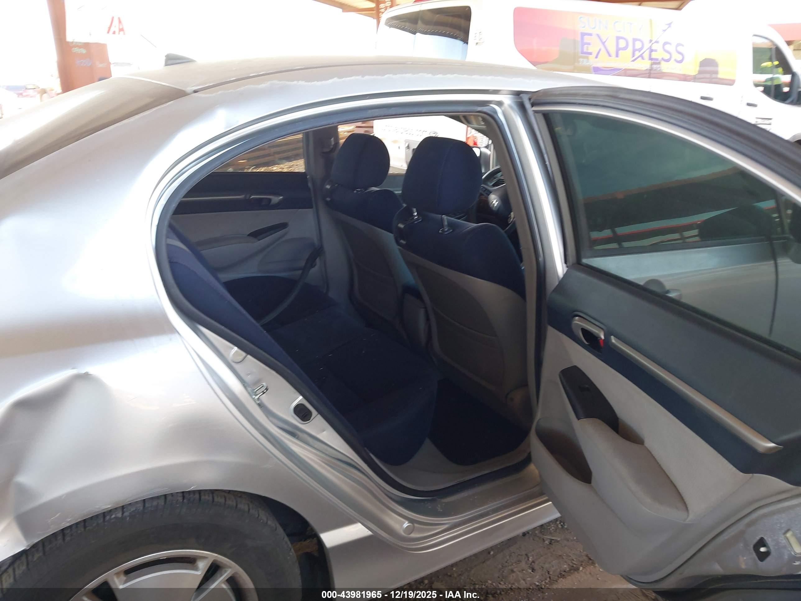 HONDA CIVIC image 8