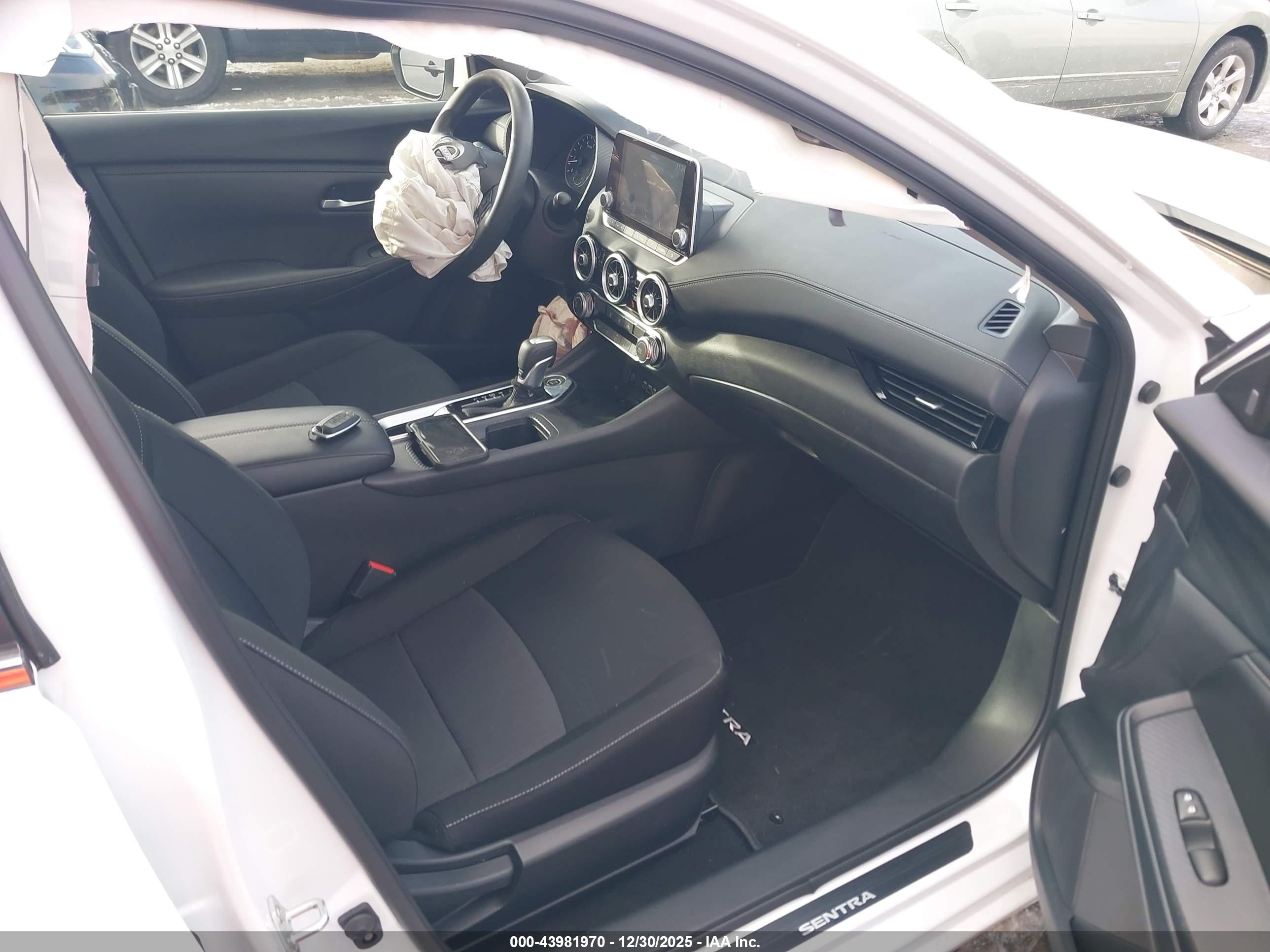 NISSAN SENTRA image 5
