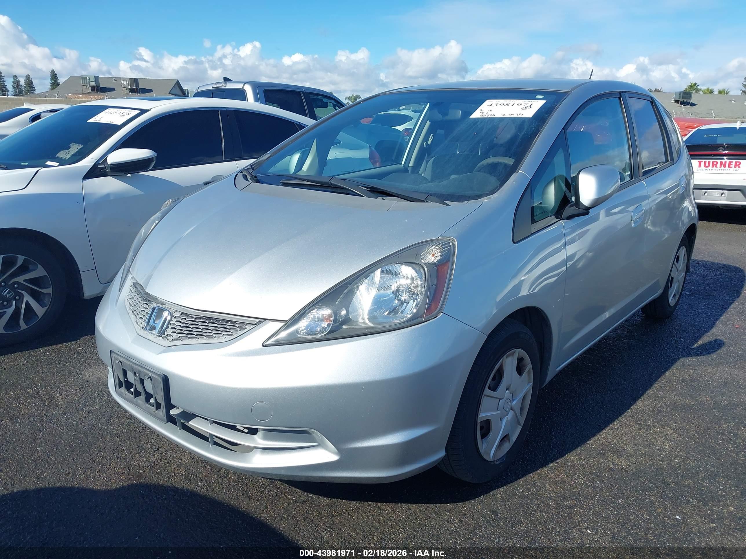HONDA FIT image 2