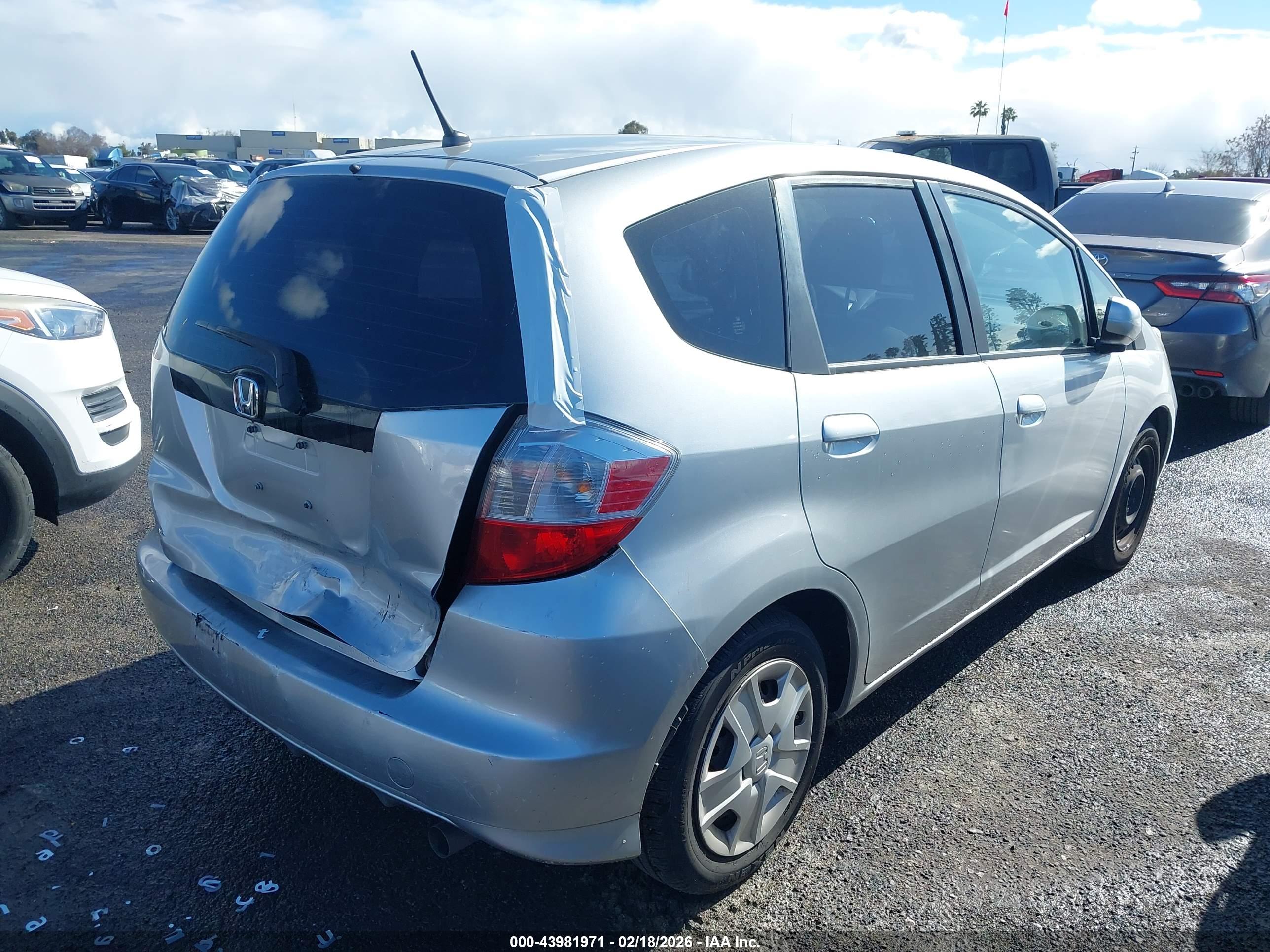 HONDA FIT image 4