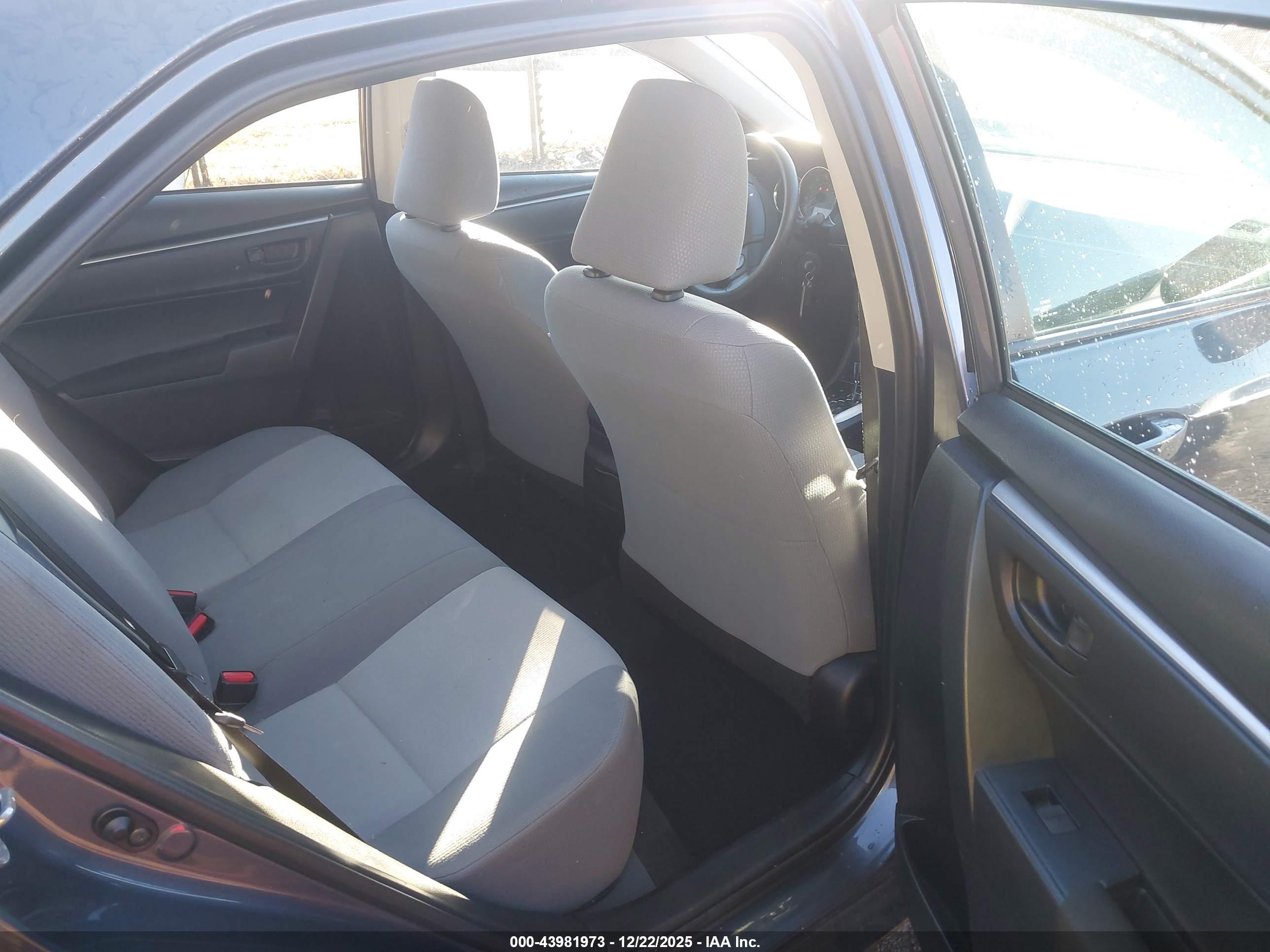 TOYOTA COROLLA image 8