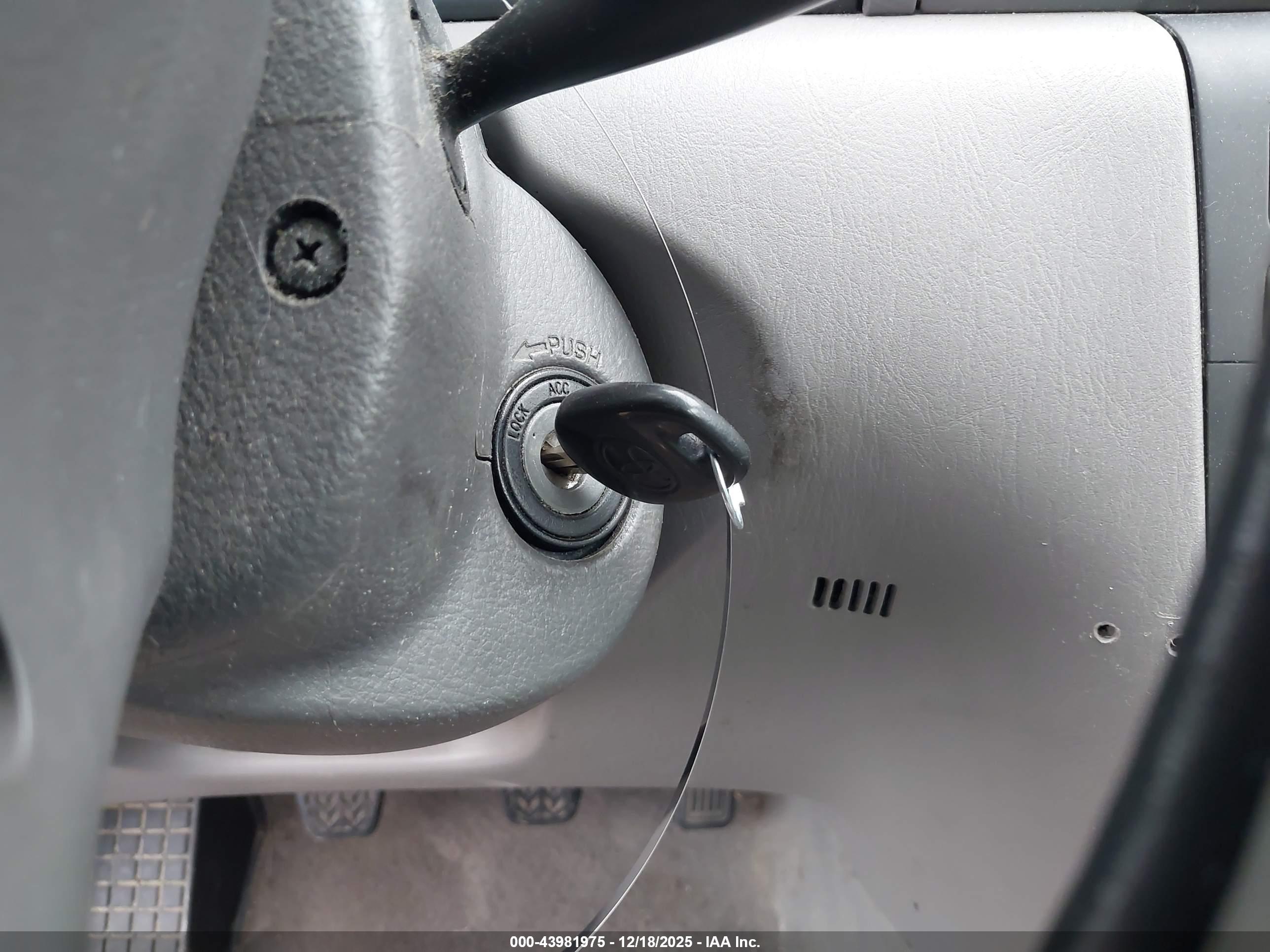 TOYOTA COROLLA image 11