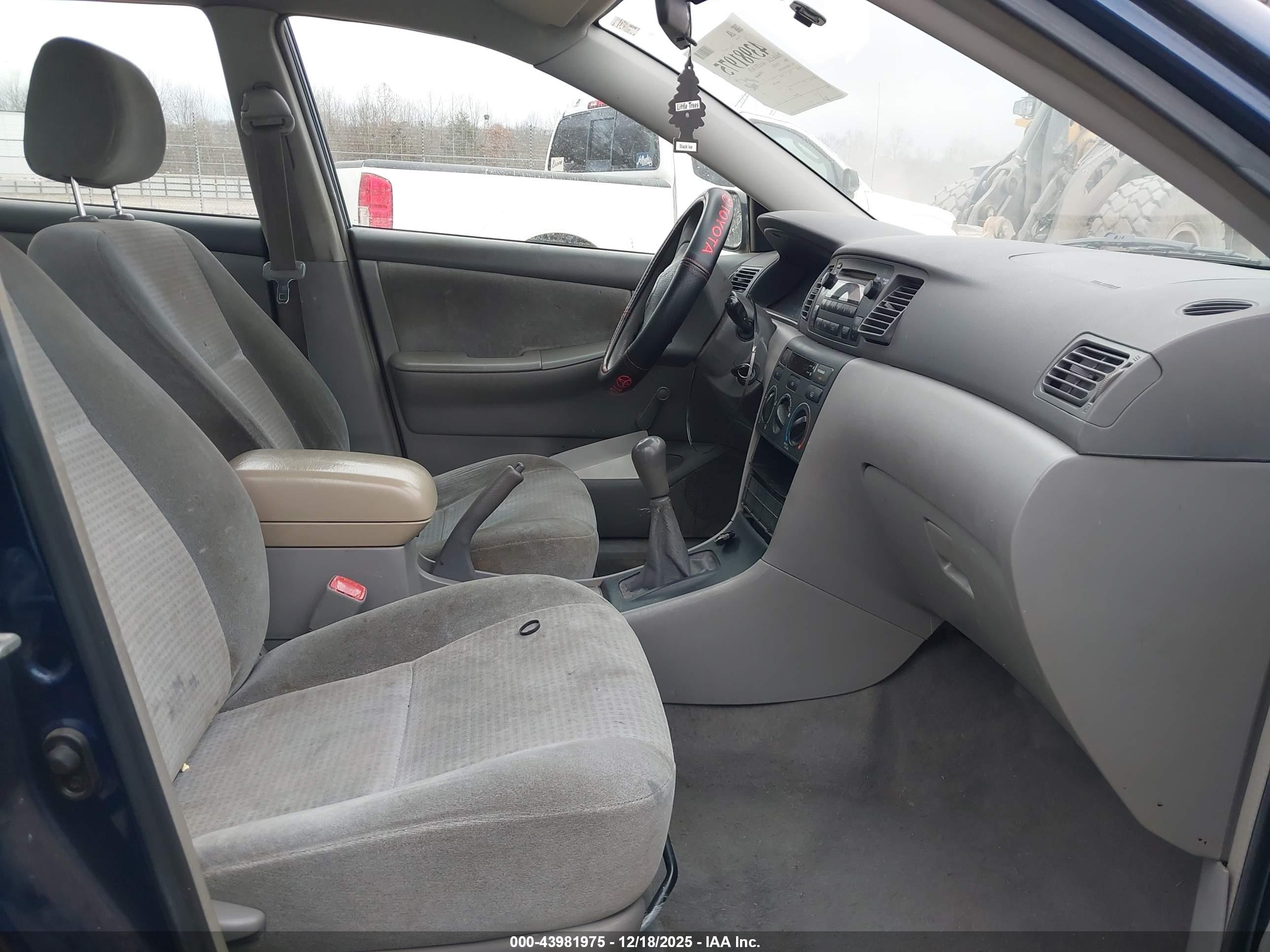 TOYOTA COROLLA image 5