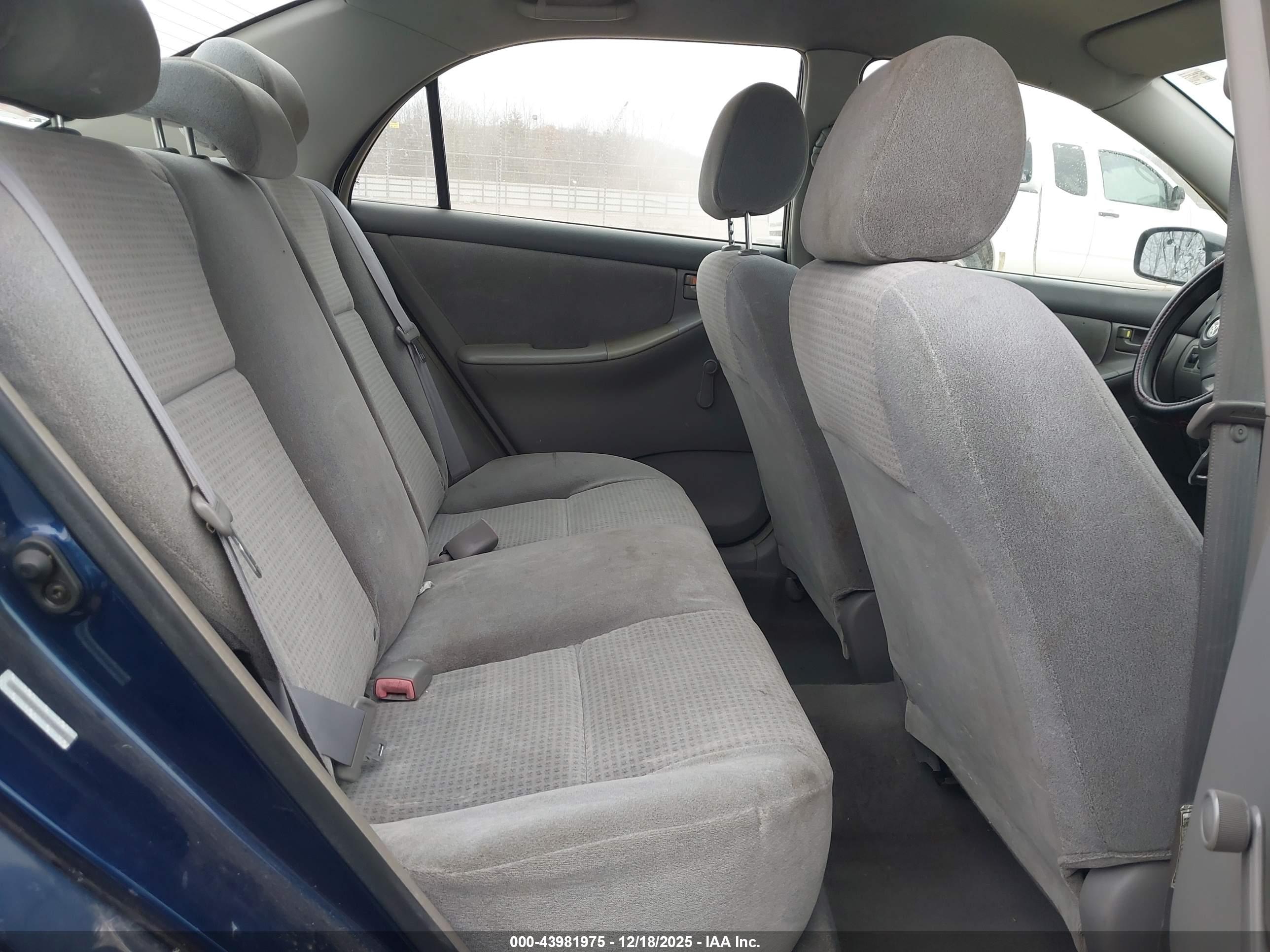 TOYOTA COROLLA image 8