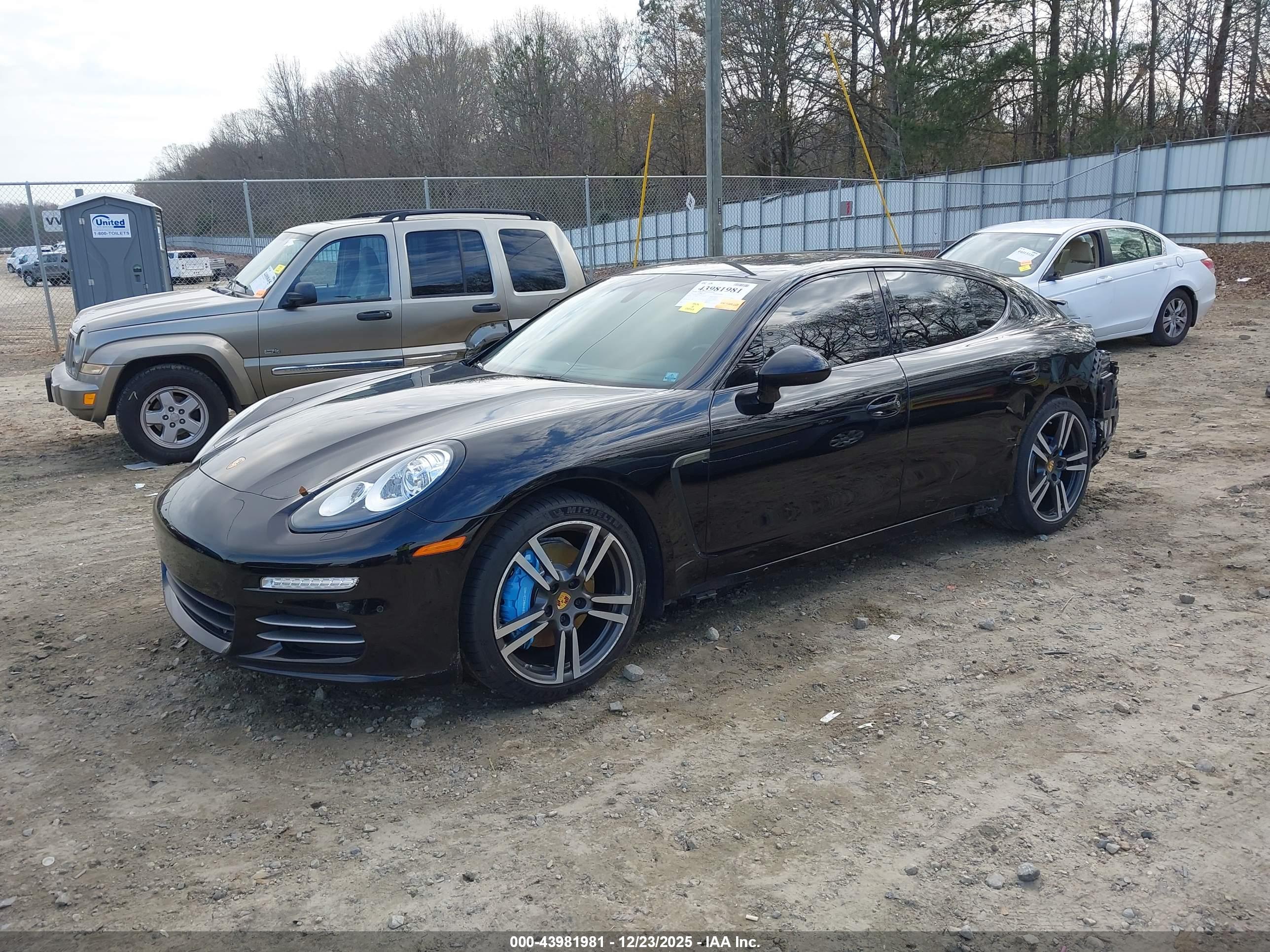 PORSCHE PANAMERA image 2