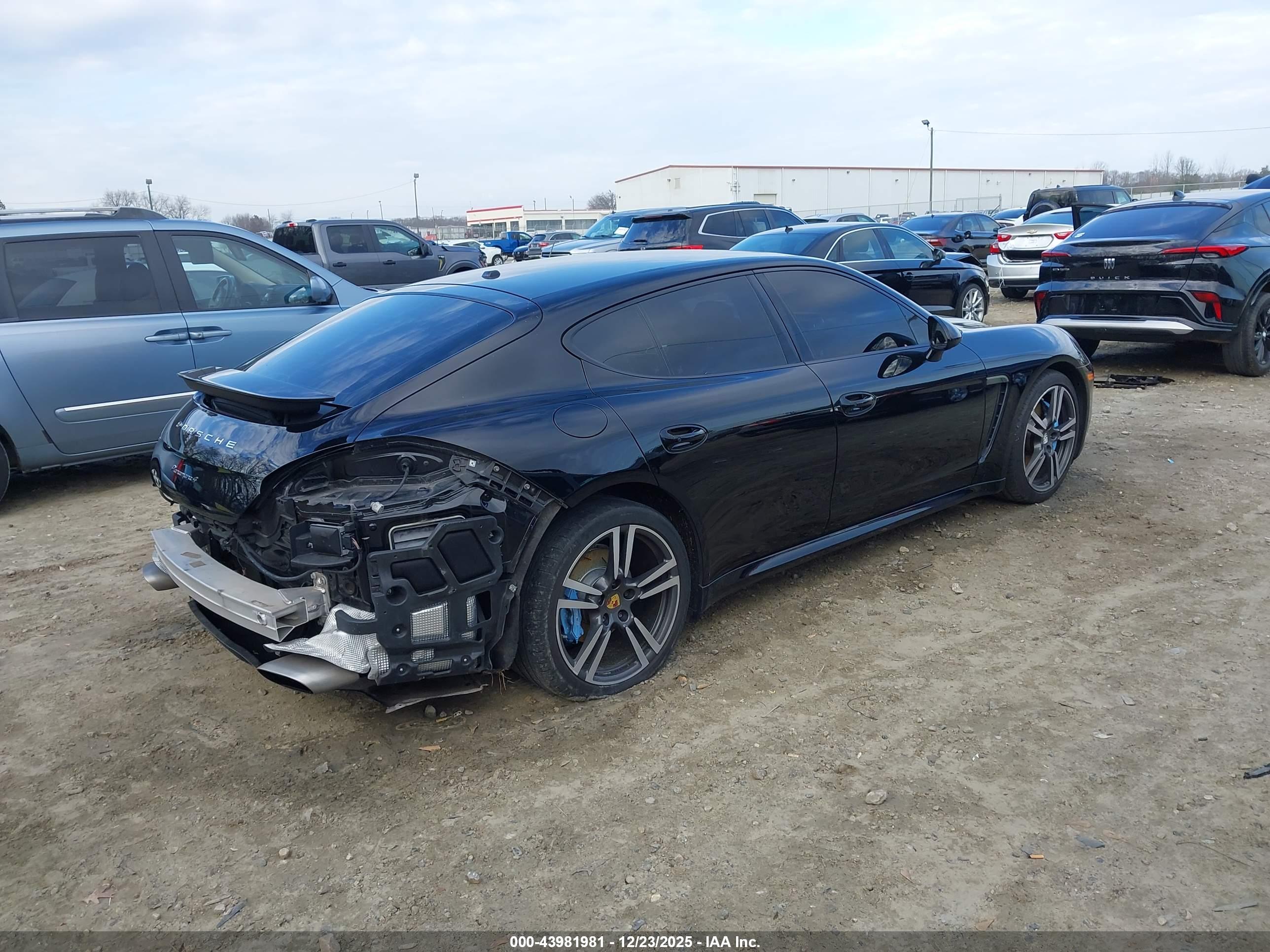 PORSCHE PANAMERA image 4