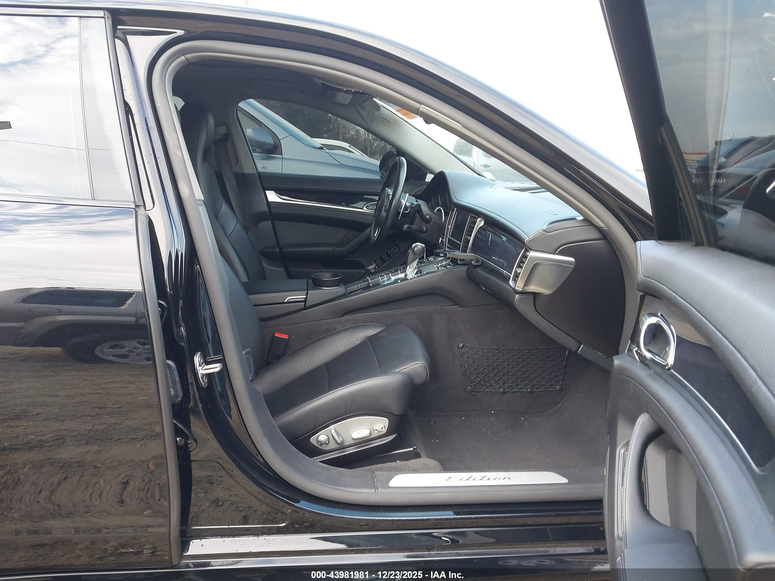 PORSCHE PANAMERA image 5
