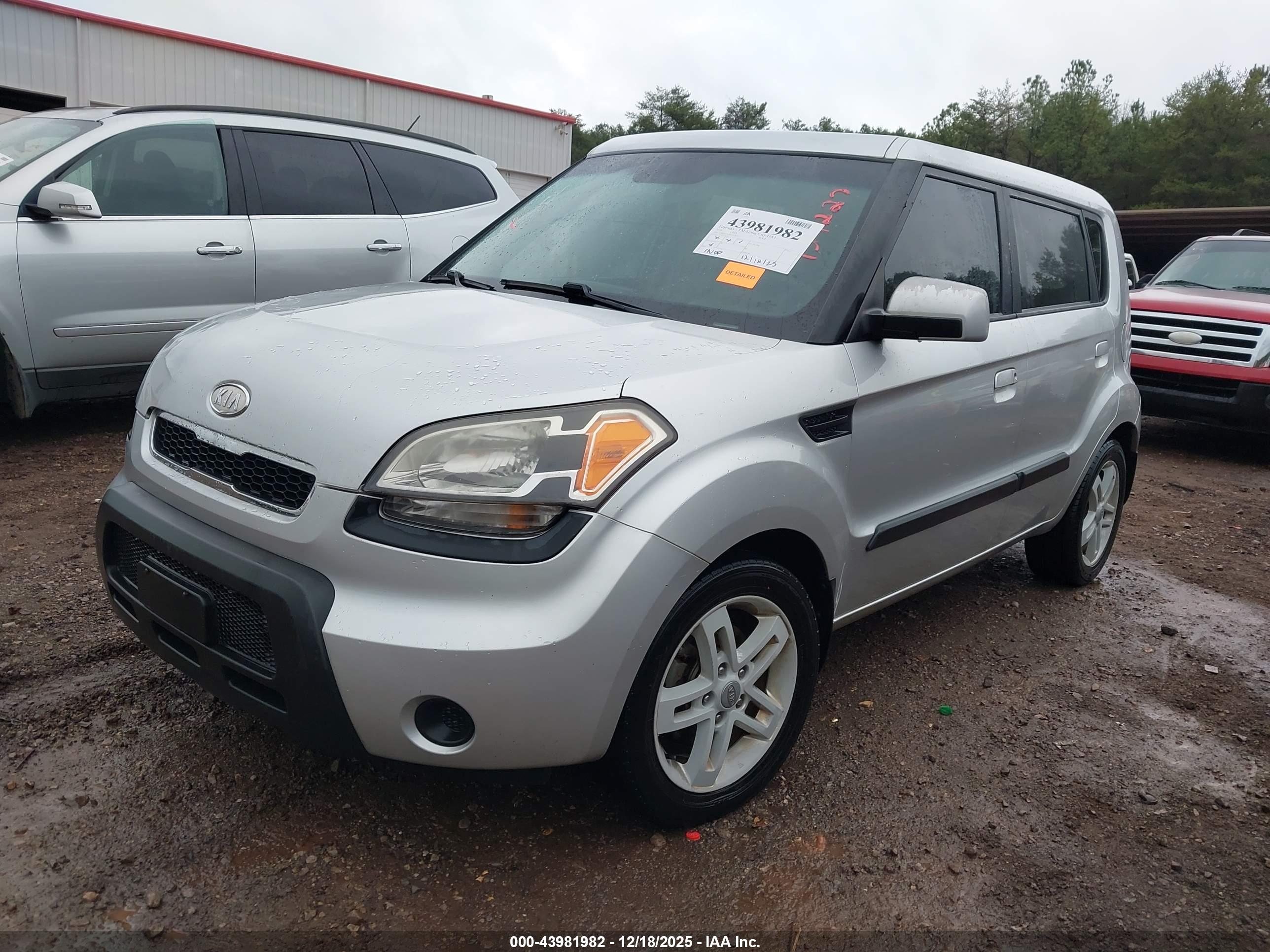 KIA SOUL image 2