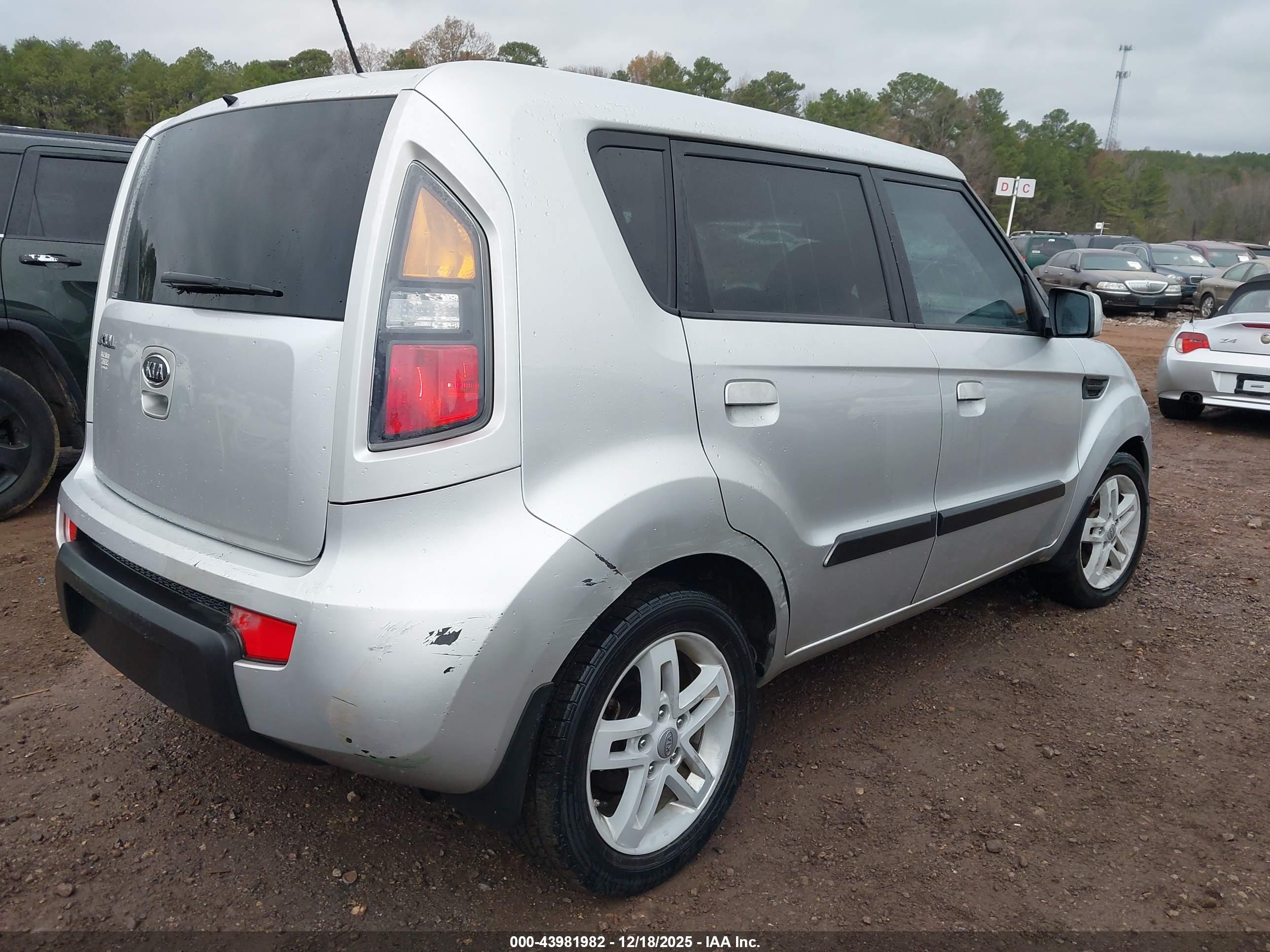 KIA SOUL image 4