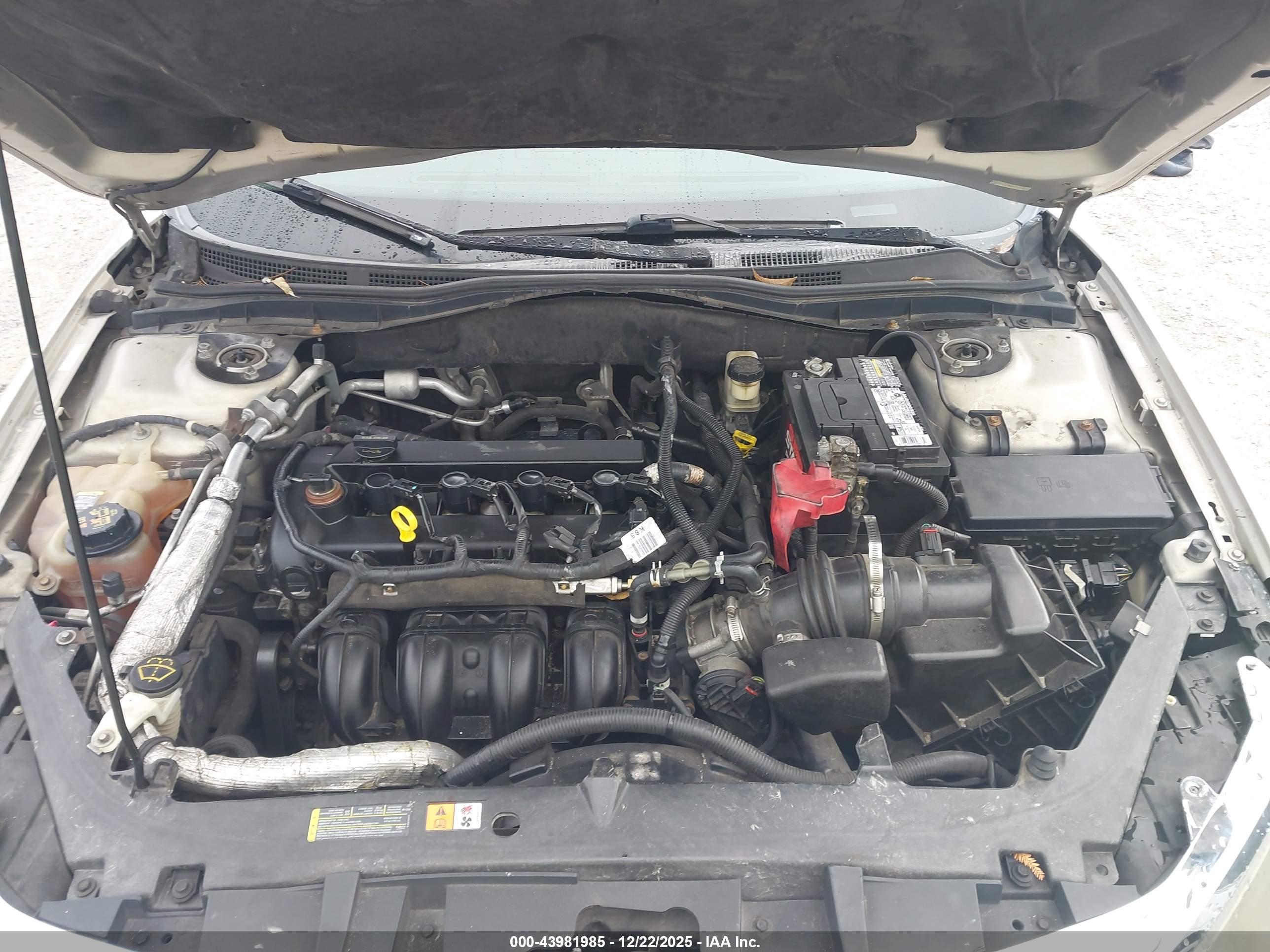FORD FUSION image 10