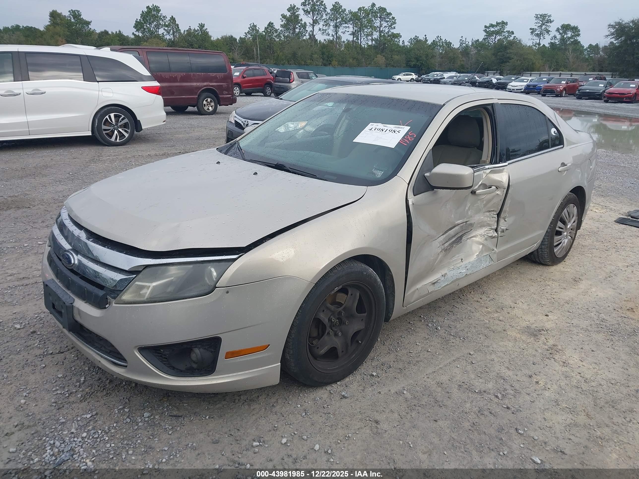 FORD FUSION image 2
