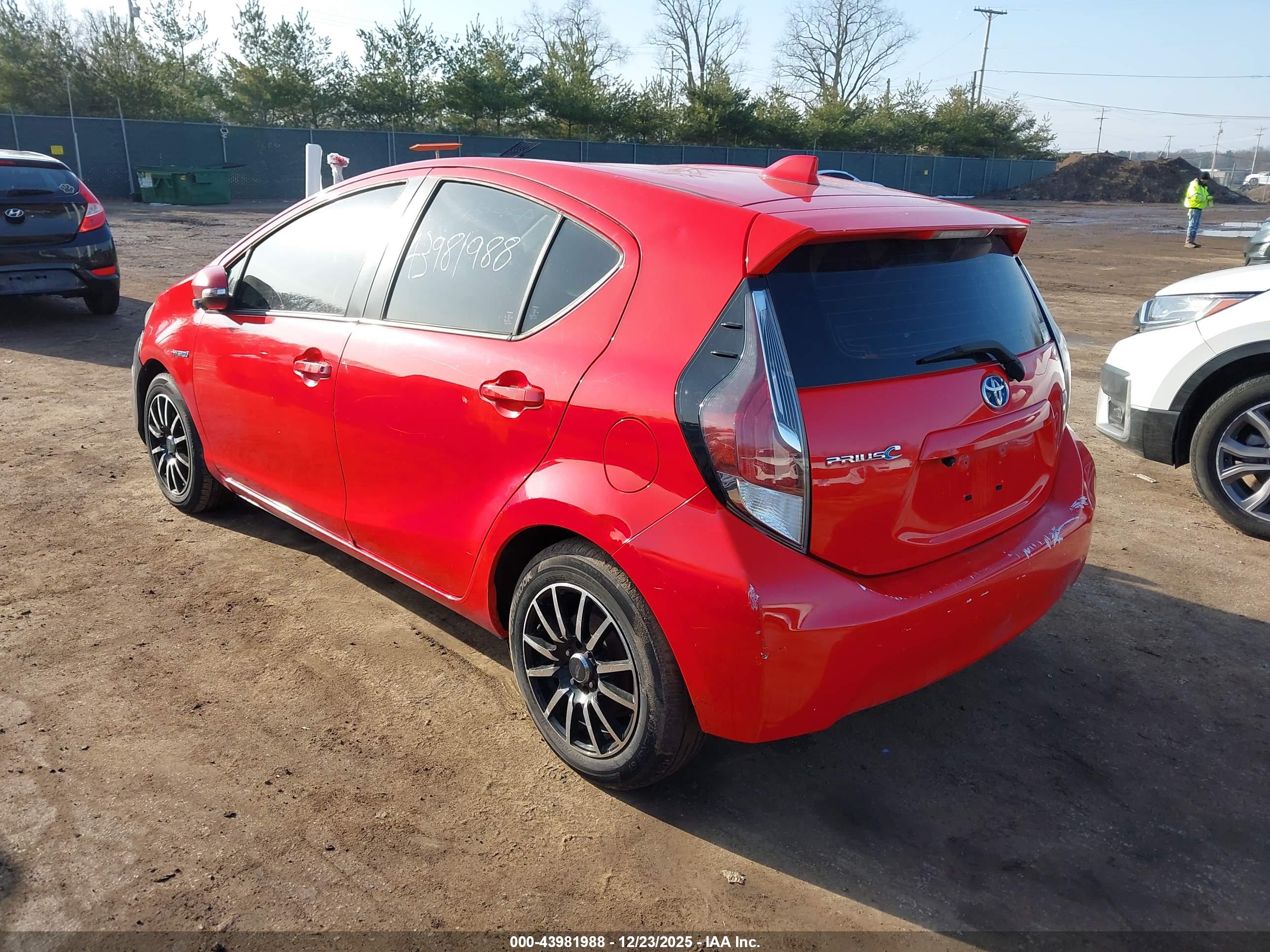TOYOTA PRIUS image 3