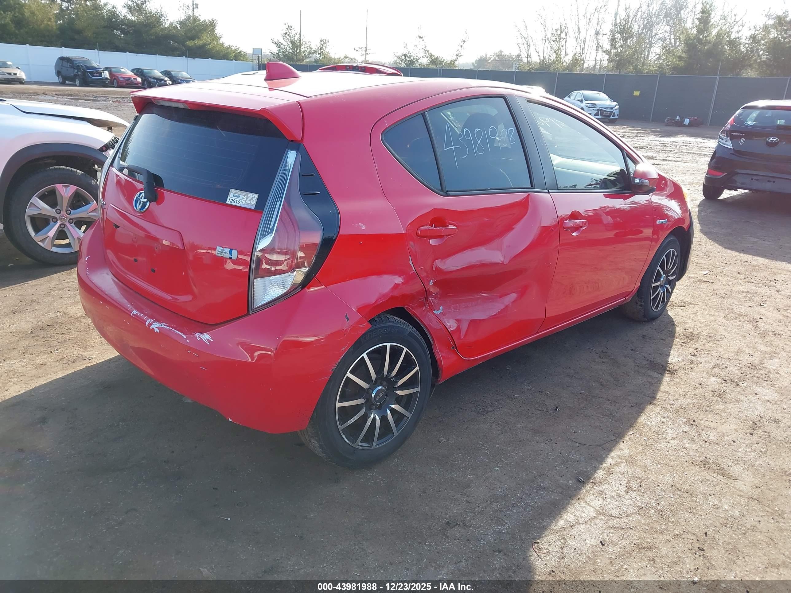 TOYOTA PRIUS image 4
