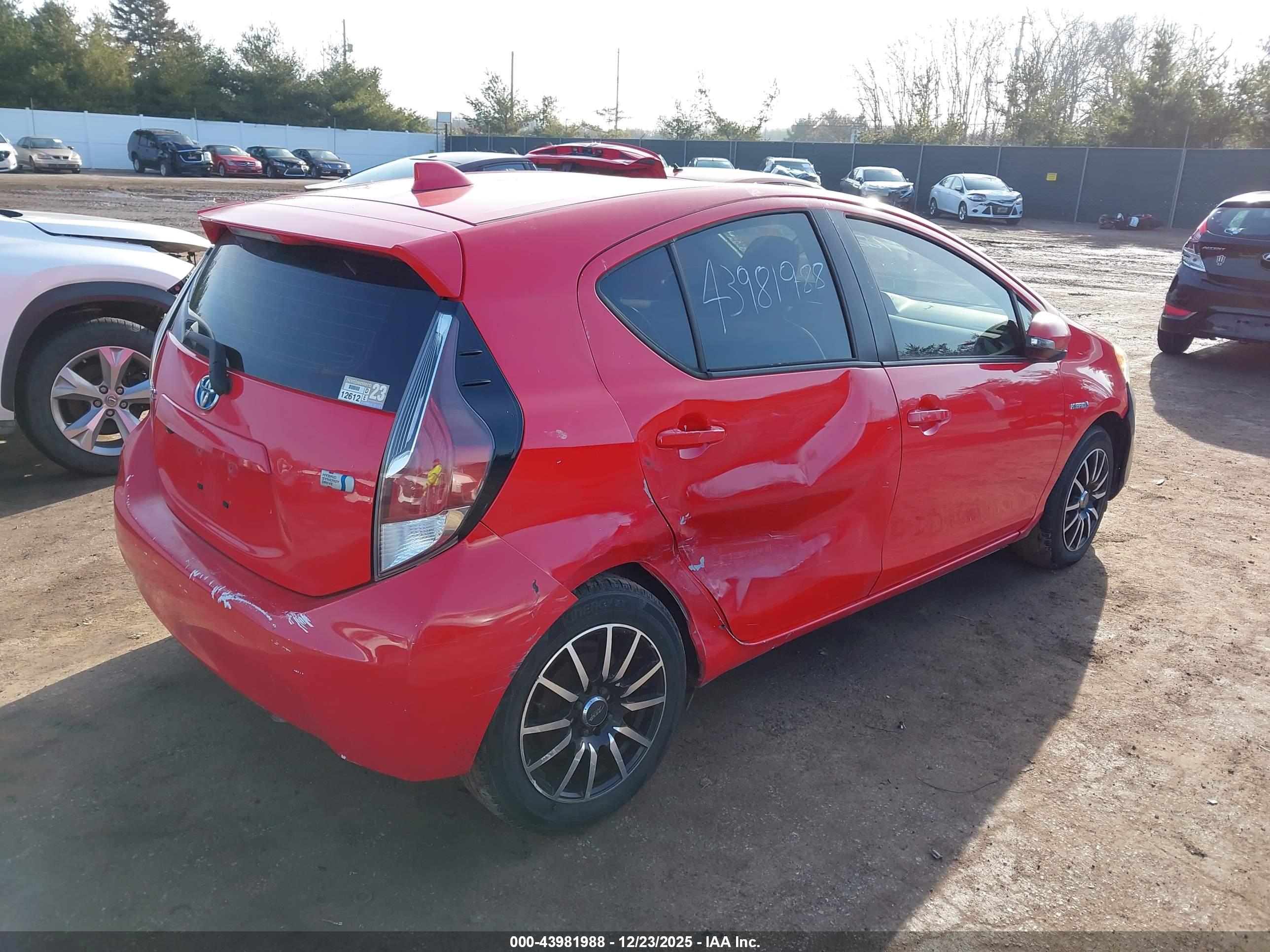 TOYOTA PRIUS image 6