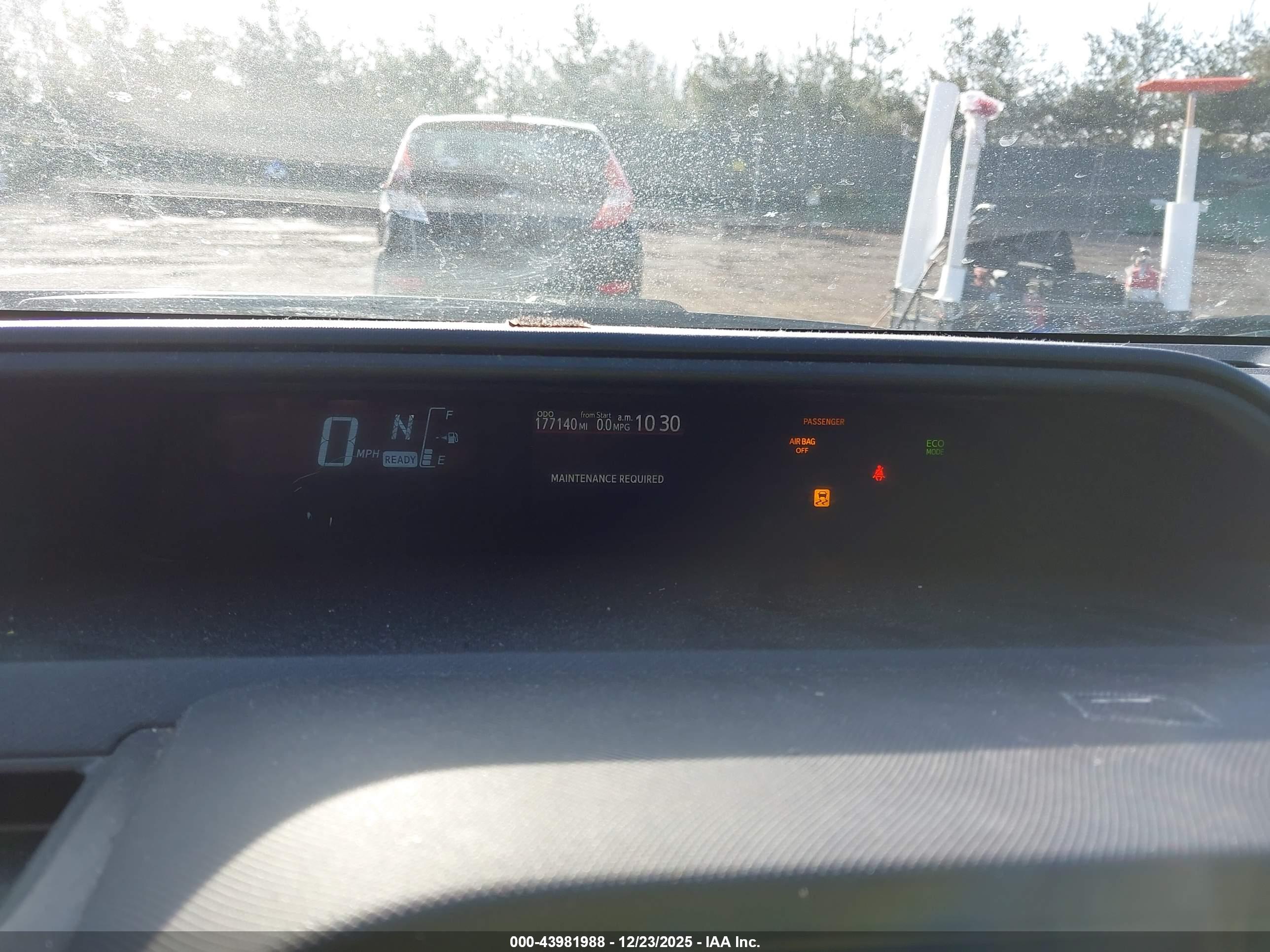TOYOTA PRIUS image 7