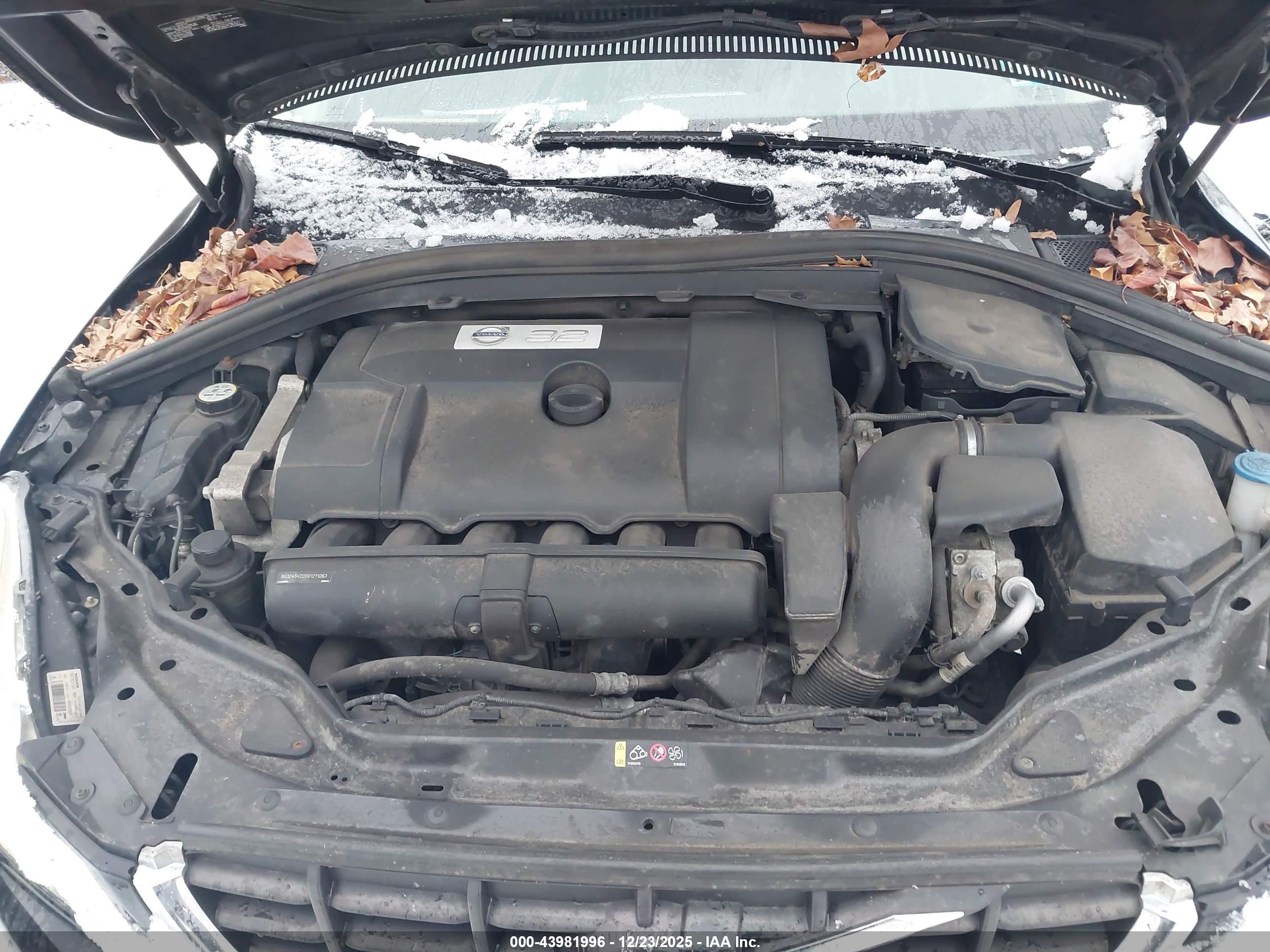 VOLVO XC60 image 10