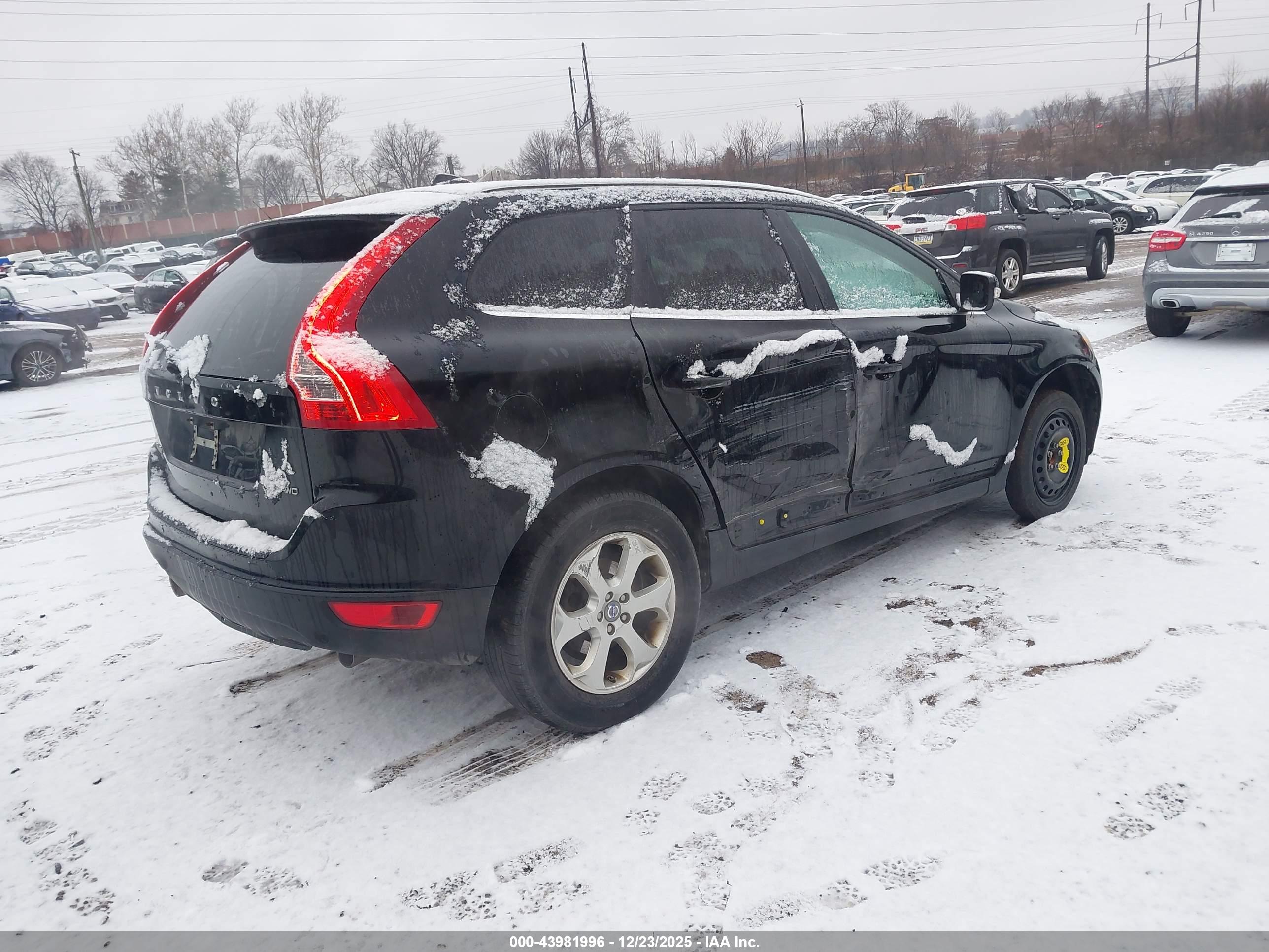 VOLVO XC60 image 4