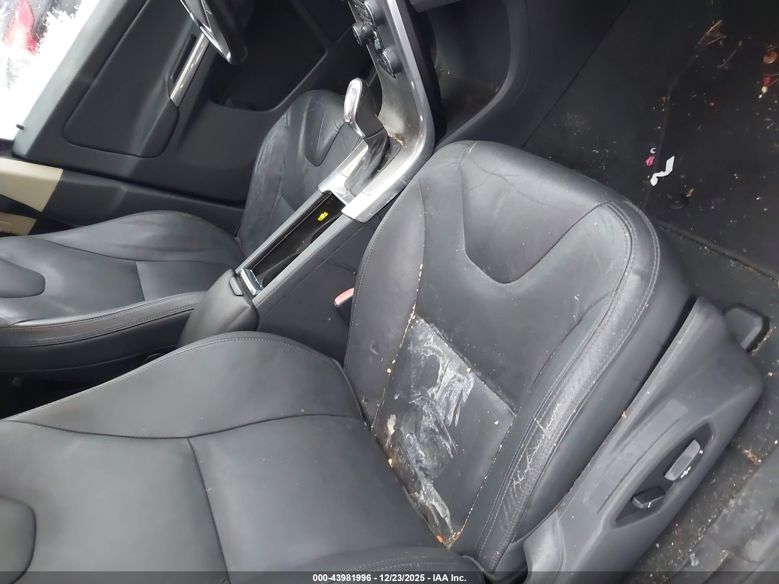VOLVO XC60 image 5
