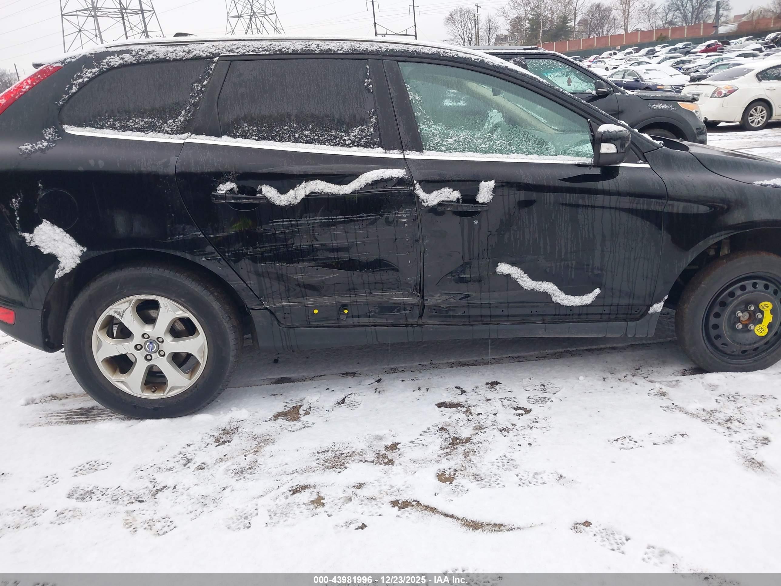 VOLVO XC60 image 6