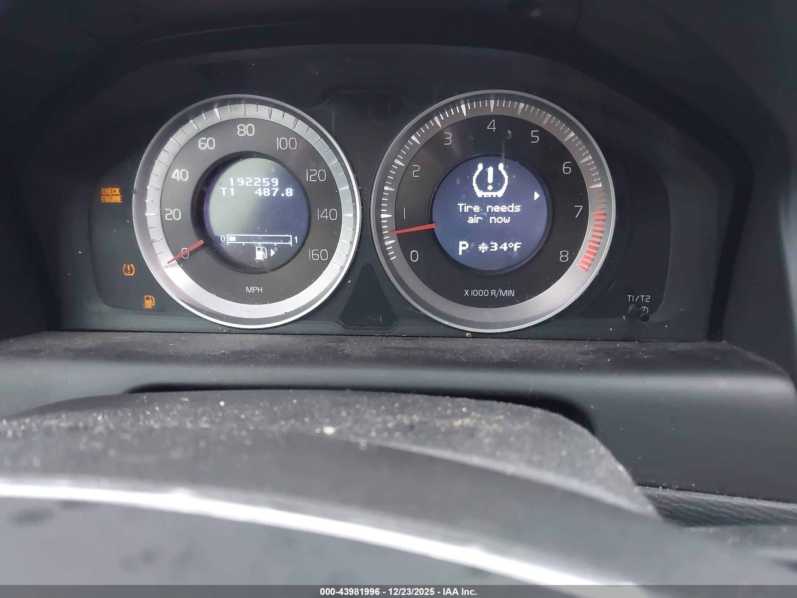 VOLVO XC60 image 7