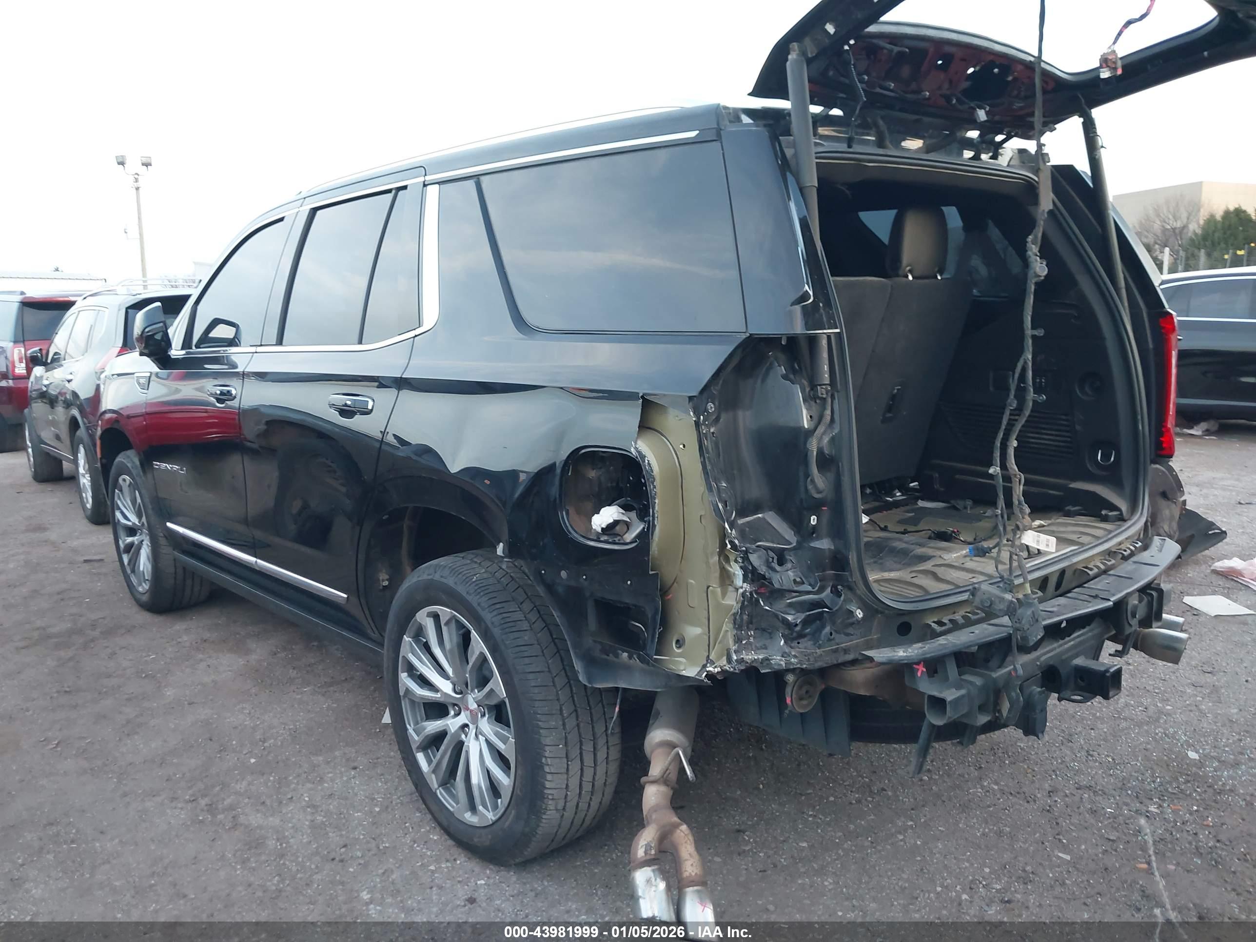 GMC YUKON image 3